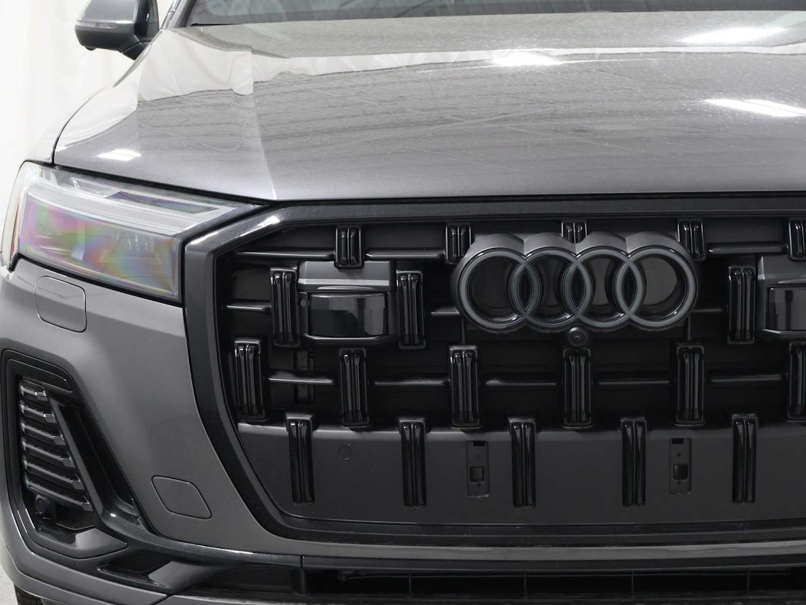 Thumbnail: 2026 Audi Q7 - 14
