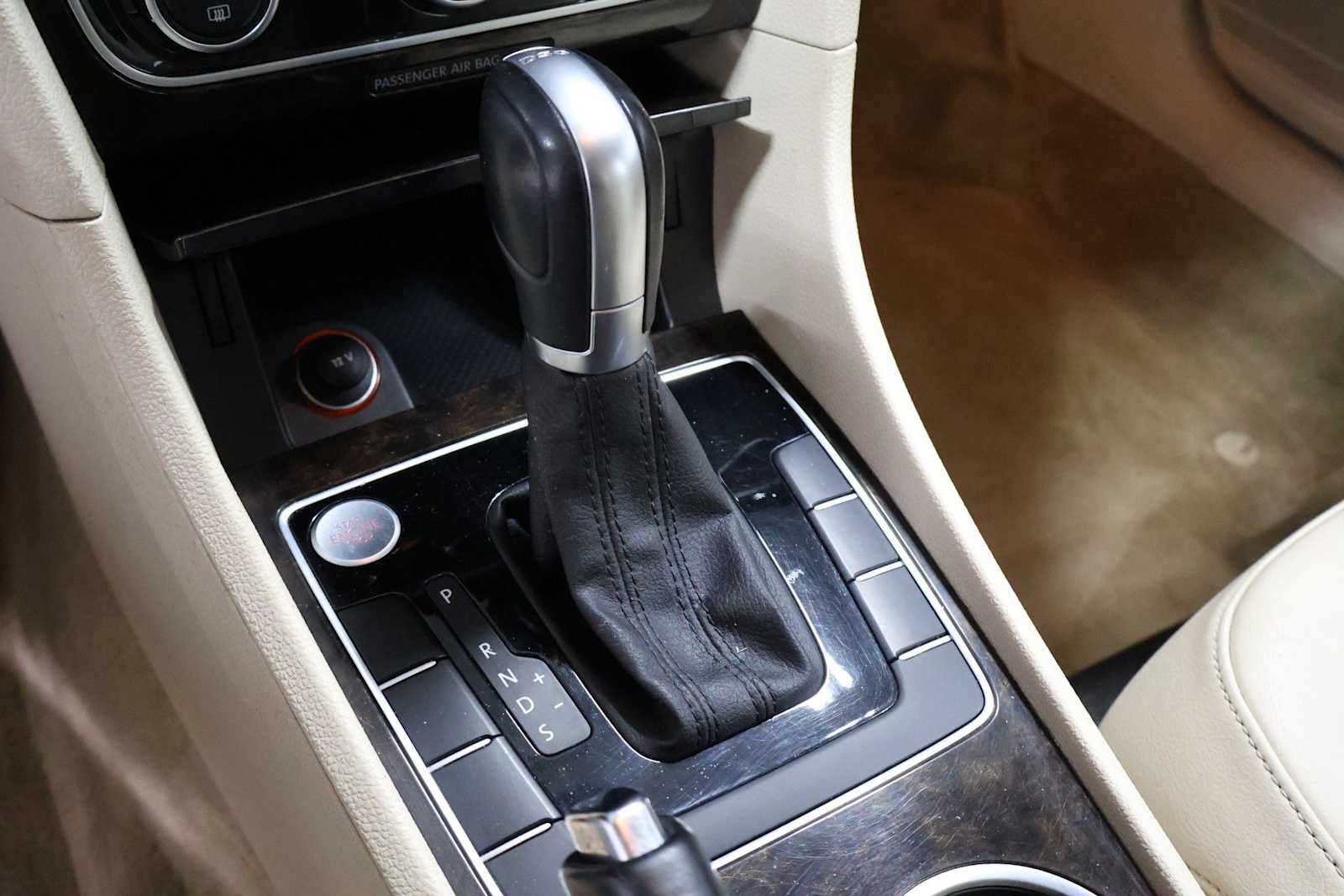 Thumbnail: 2015 Volkswagen Passat - 26