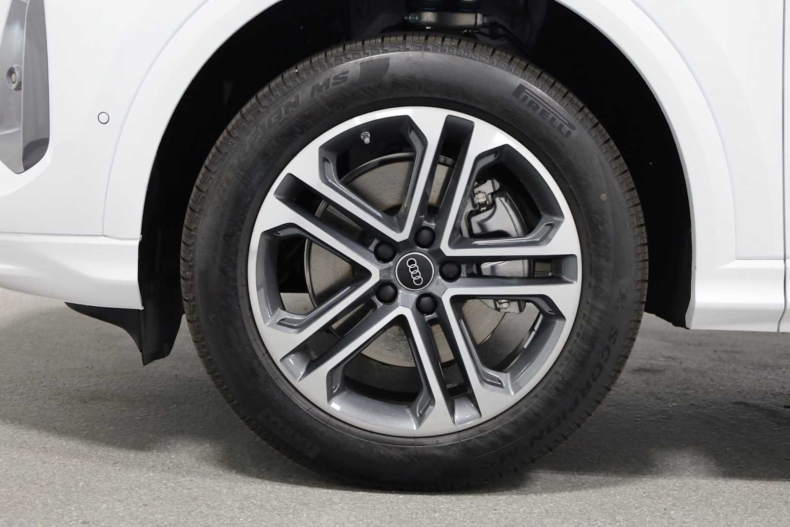 Thumbnail: 2025 Audi Q5 - 35