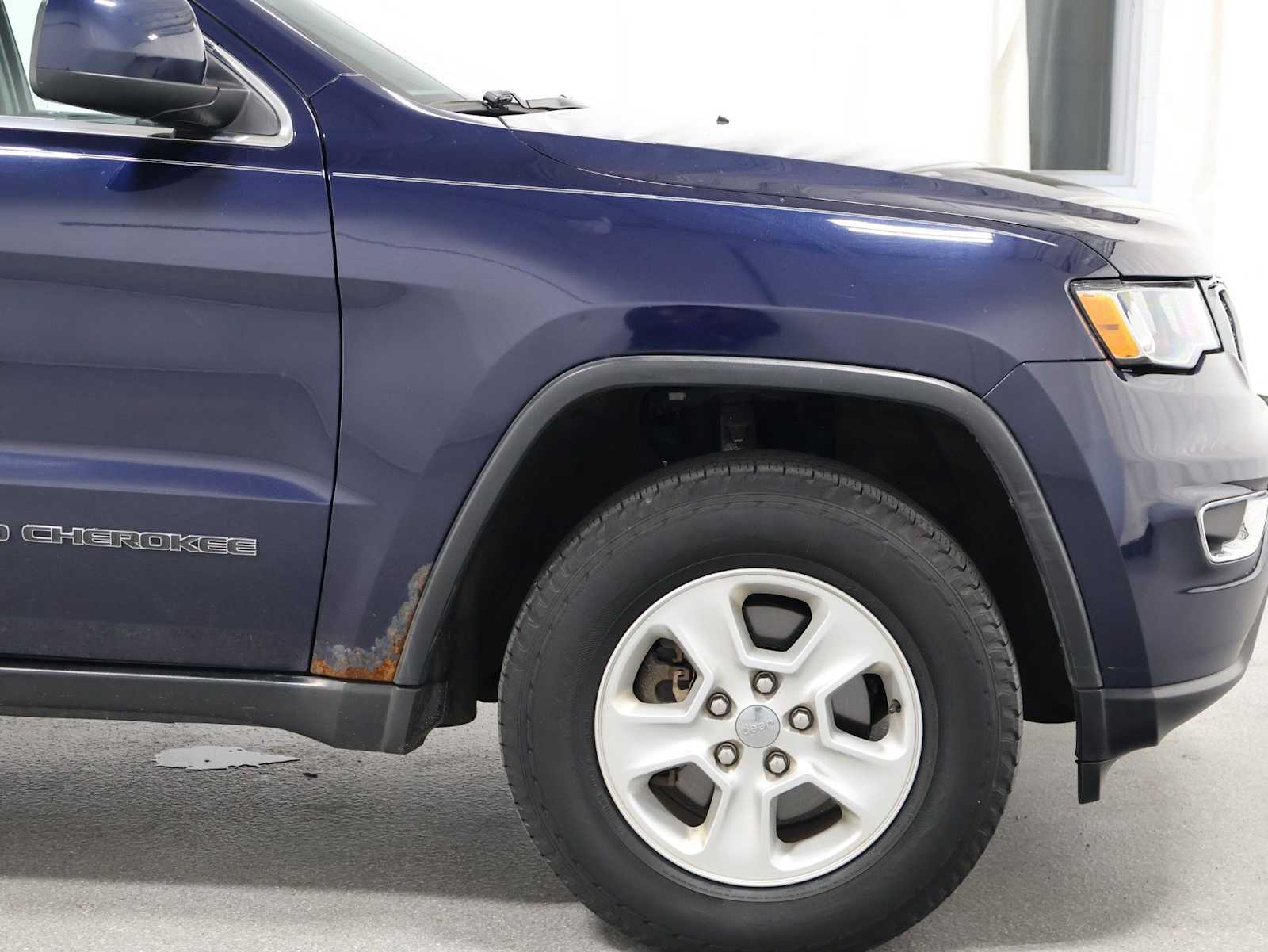 Thumbnail: 2017 Jeep Grand Cherokee - 11