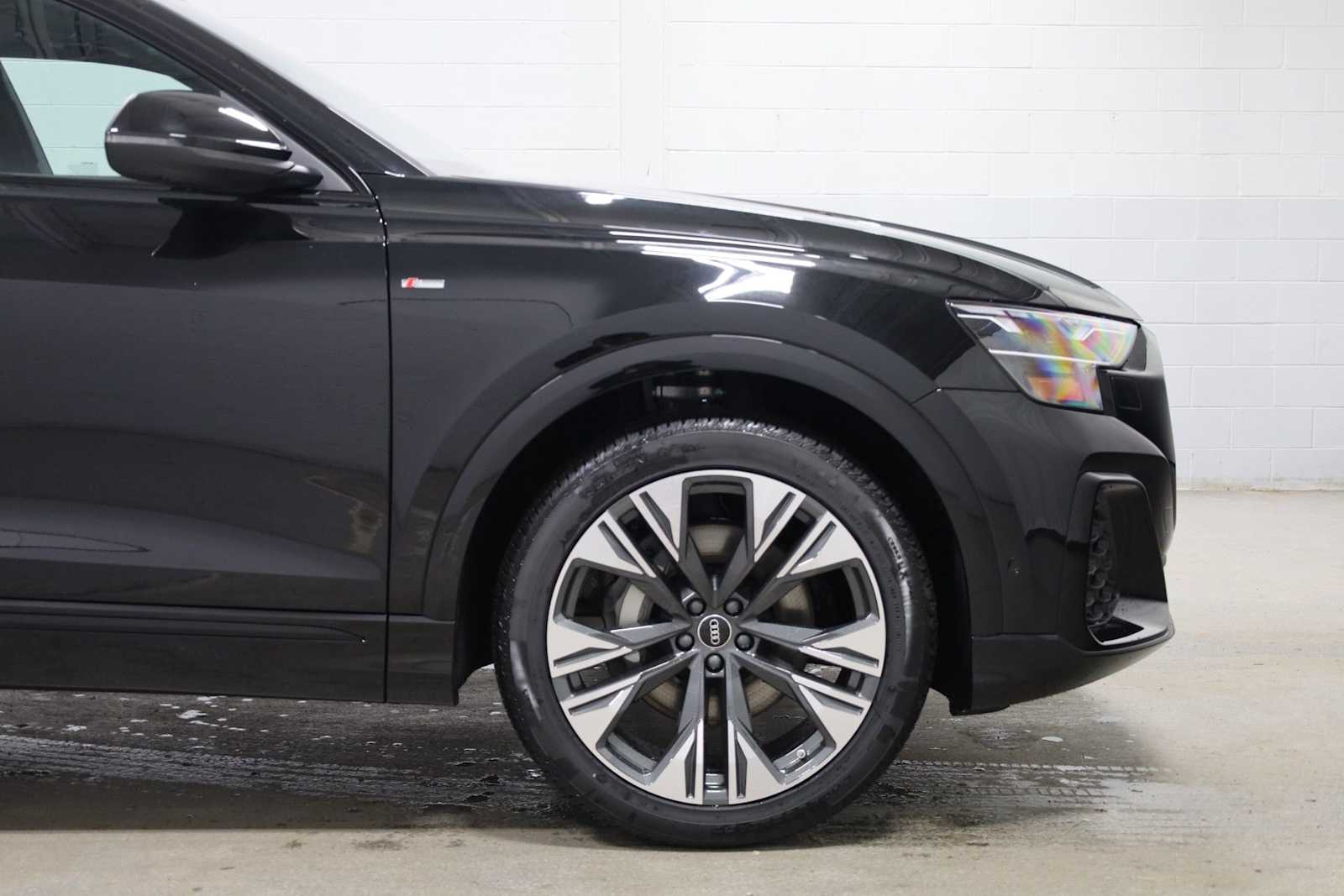 Thumbnail: 2026 Audi Q8 - 11