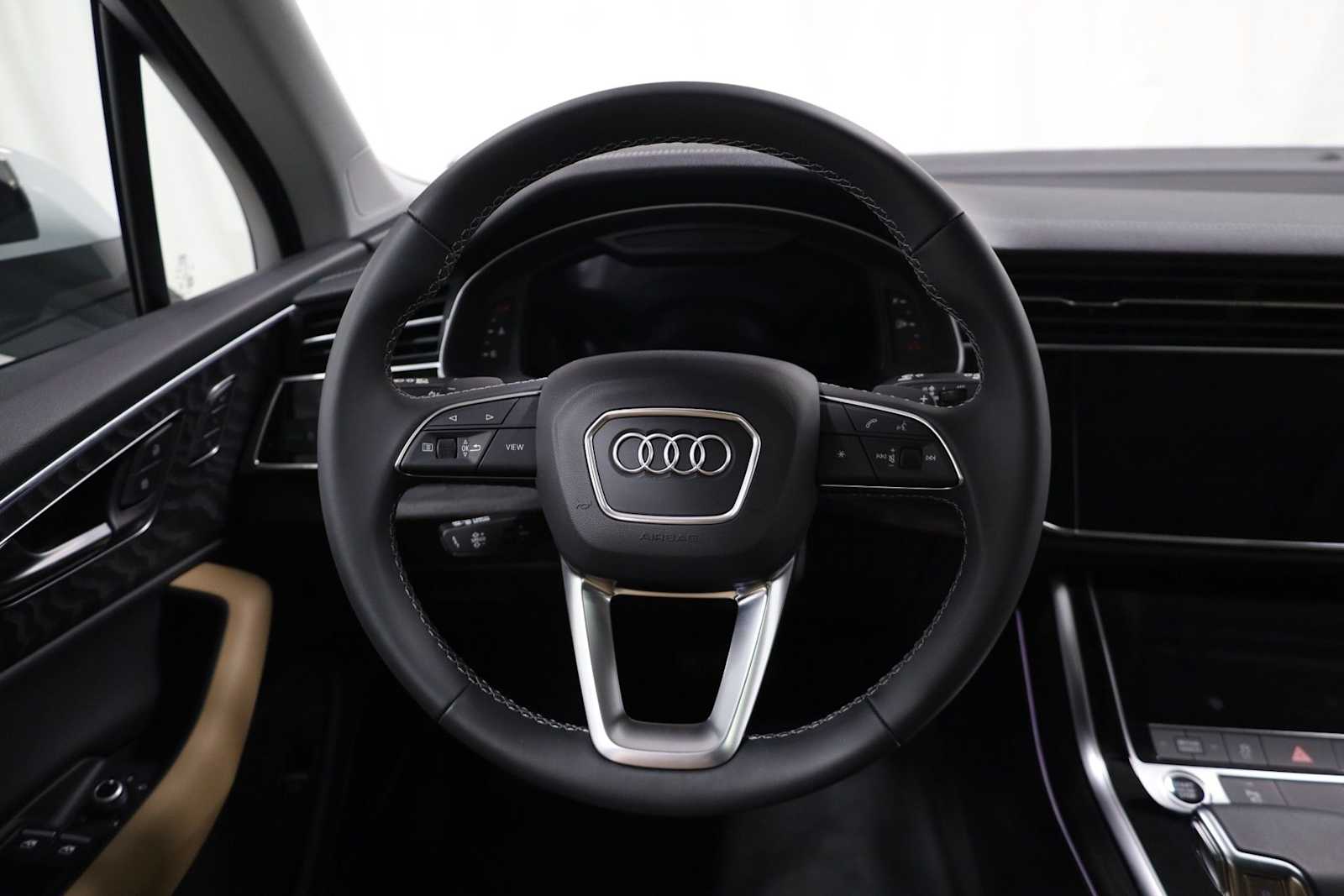 Thumbnail: 2026 Audi Q7 - 23