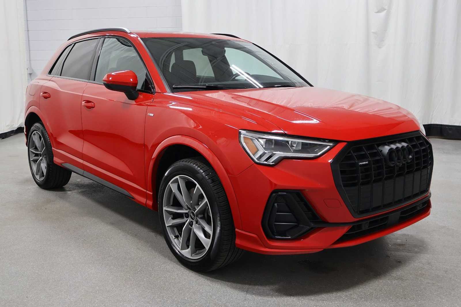 Thumbnail: 2023 Audi Q3 - 11