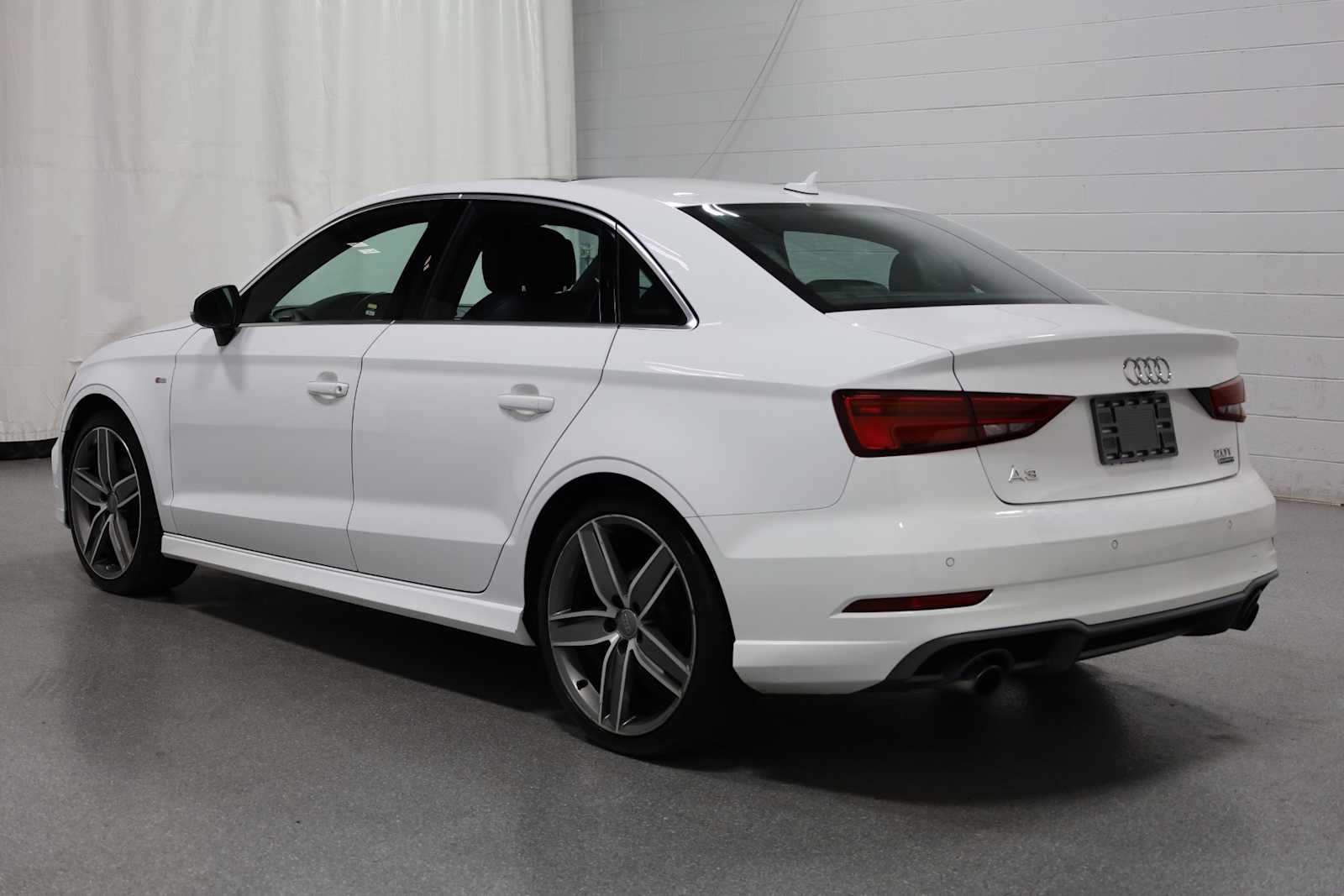 2017 Audi A3 Quattro Premium Plus photo 3