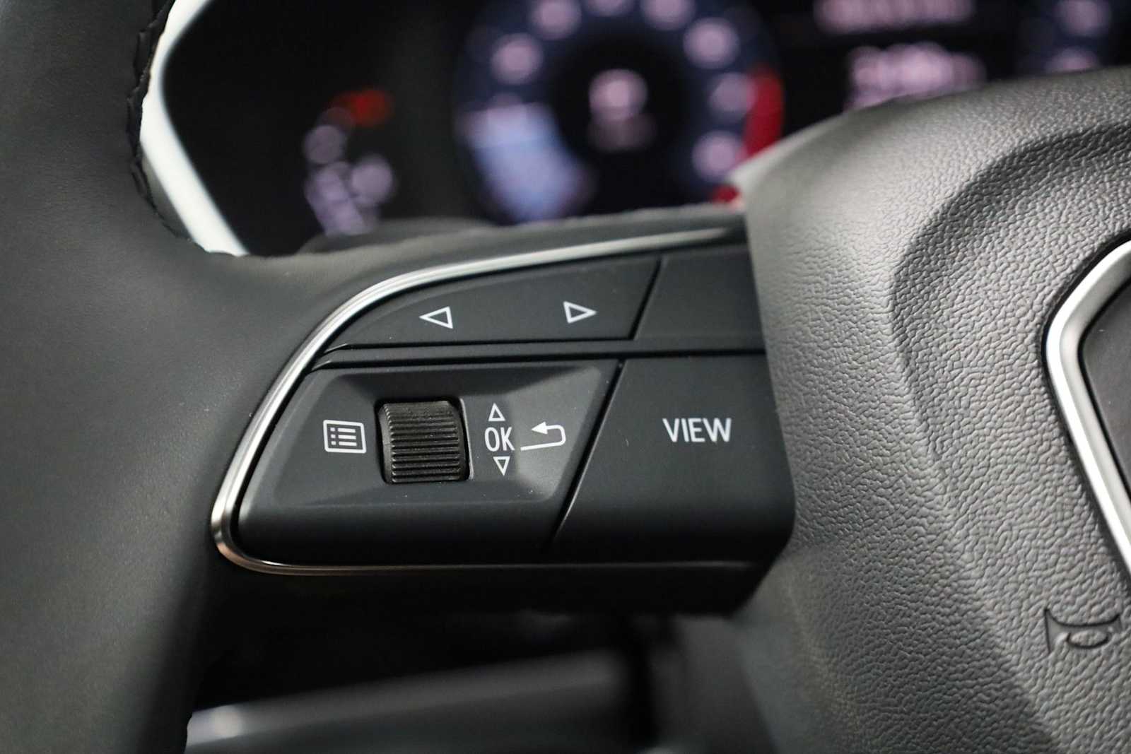 Thumbnail: 2025 Audi Q3 - 24