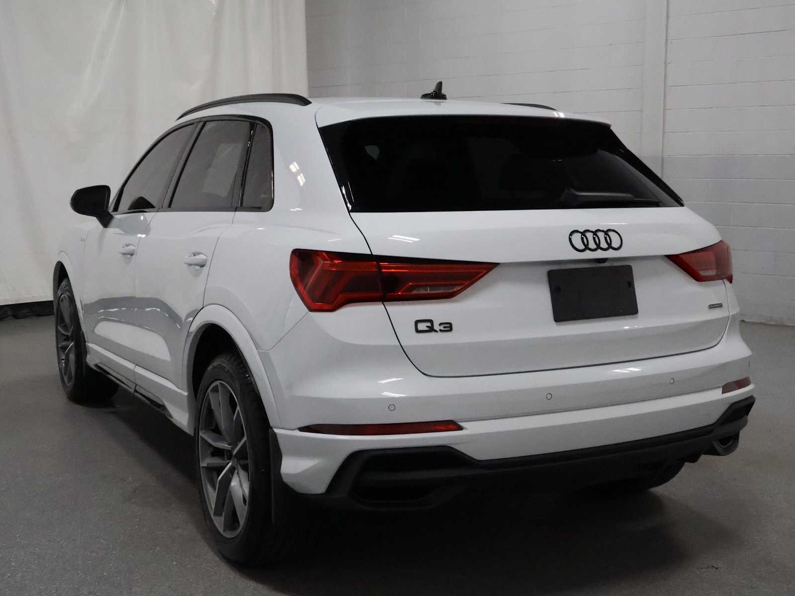 Thumbnail: 2024 Audi Q3 - 3