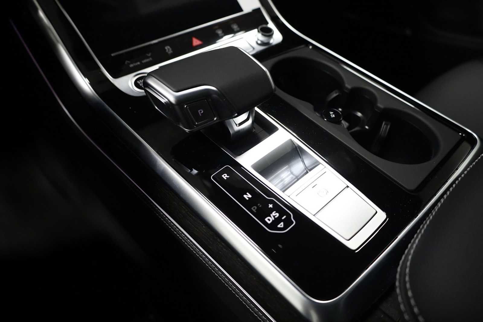 Thumbnail: 2026 Audi Q7 - 27