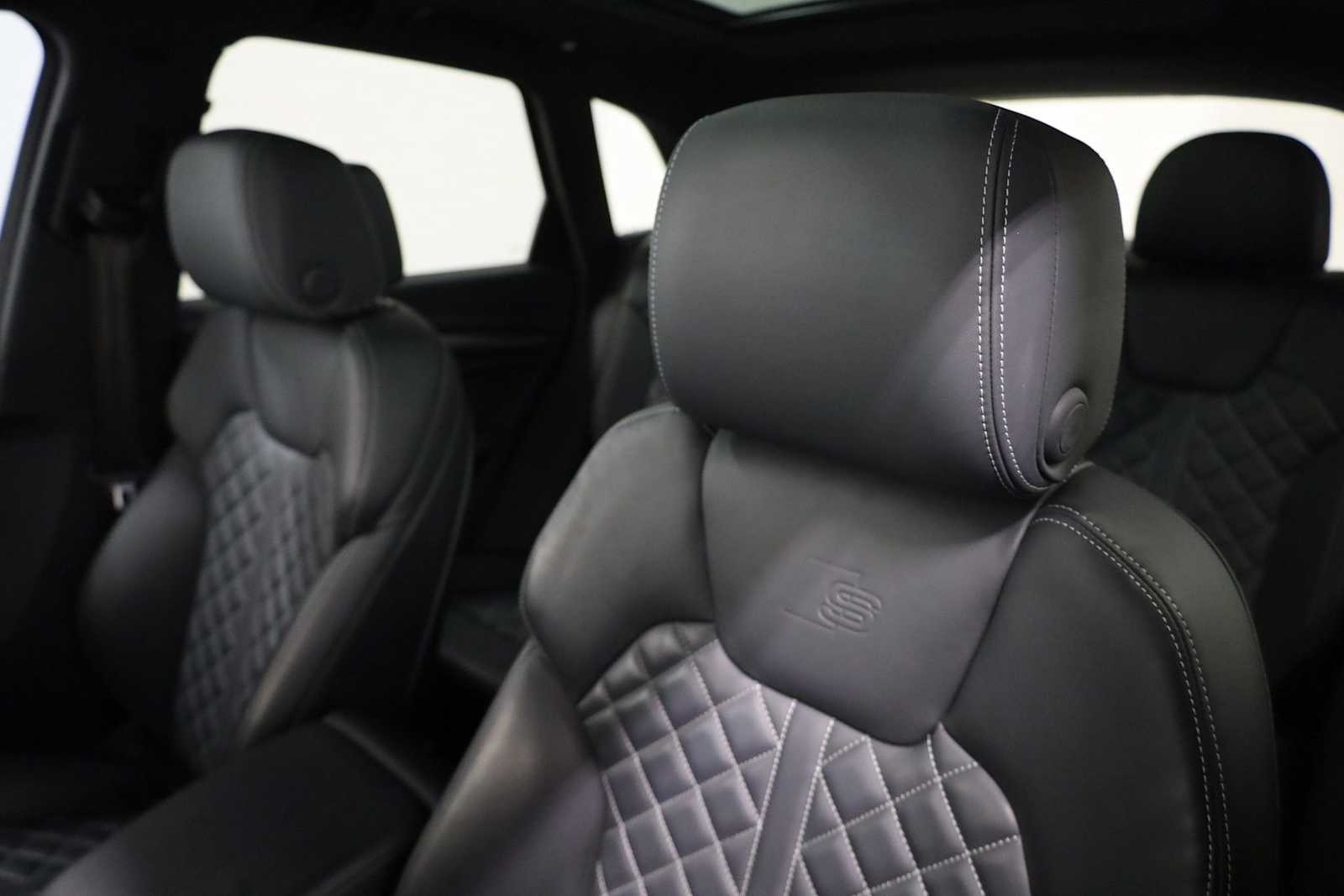 Thumbnail: 2023 Audi SQ5 - 18