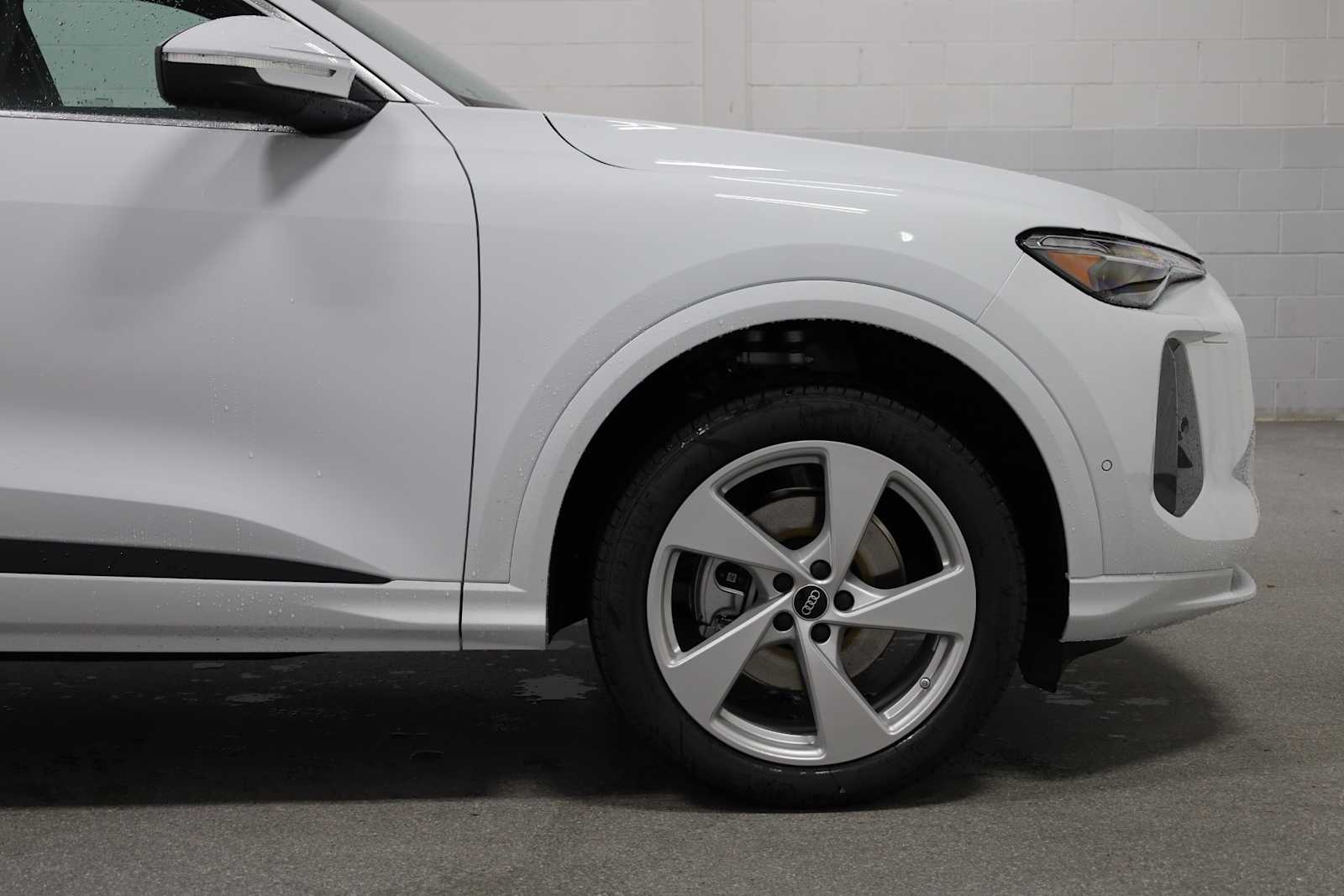 Thumbnail: 2025 Audi Q5 - 11