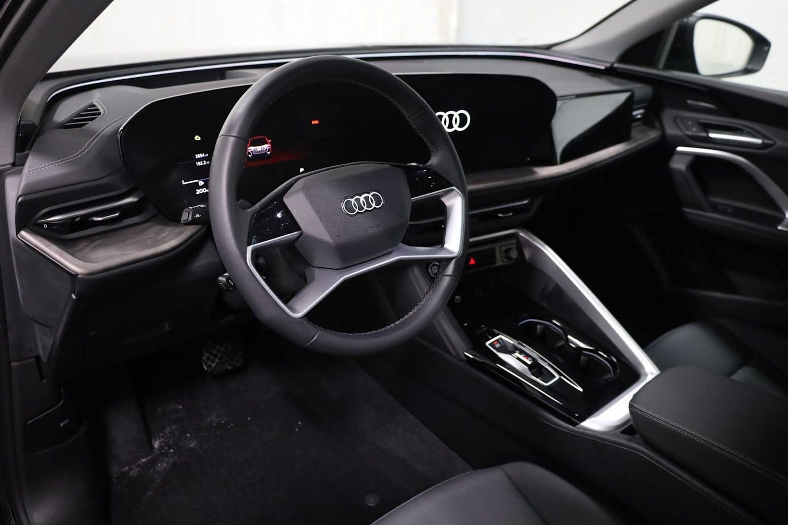 Thumbnail: 2025 Audi Q5 - 4