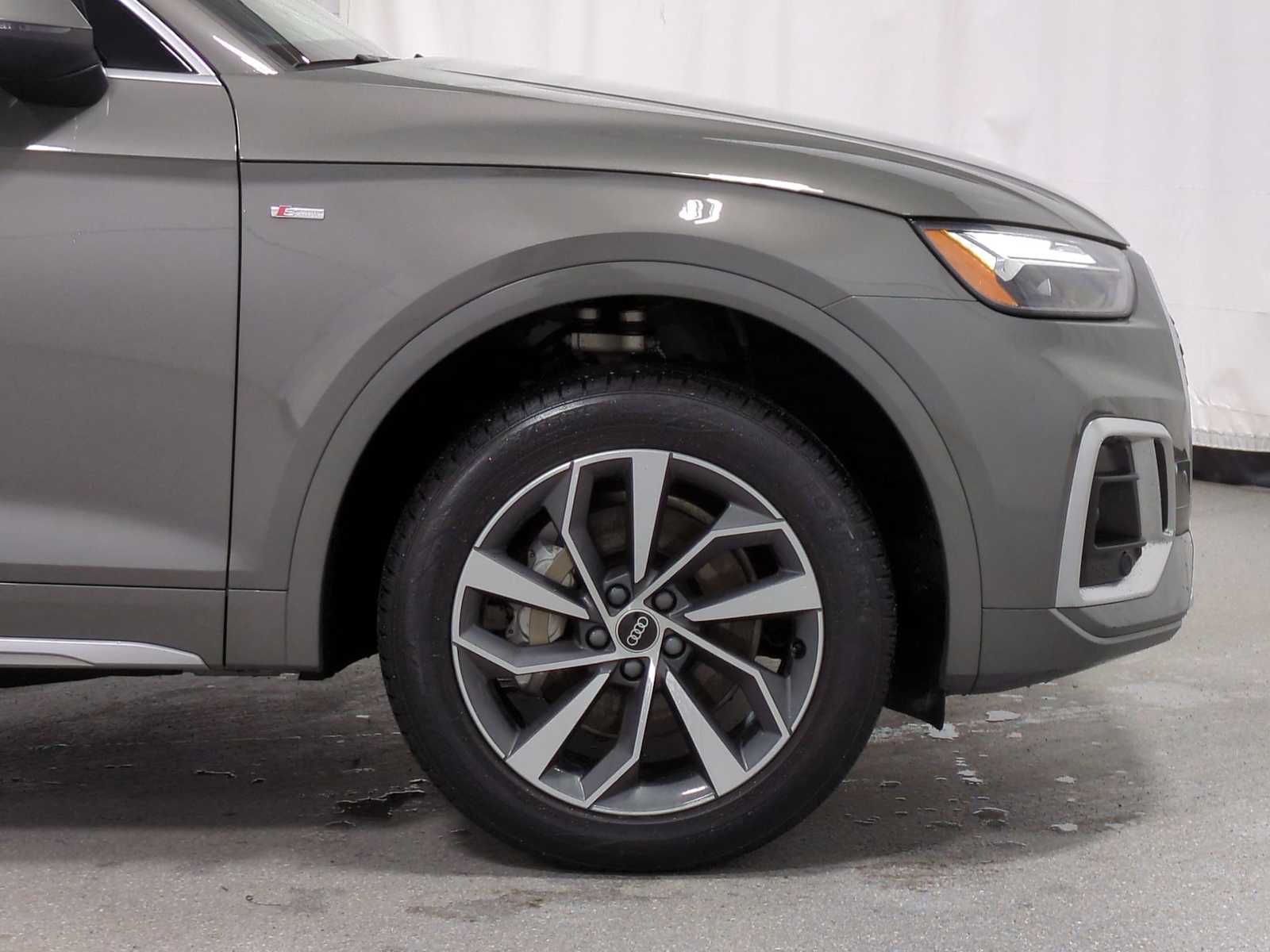 Thumbnail: 2023 Audi Q5 - 11