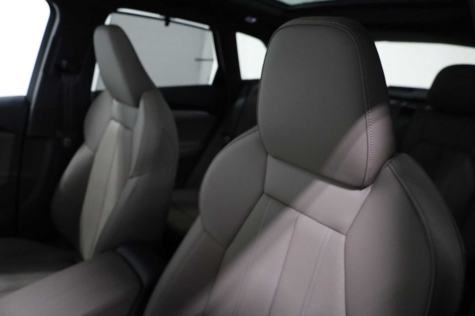 Thumbnail: 2025 Audi Q5 - 18