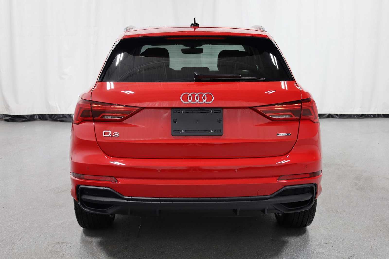 Thumbnail: 2025 Audi Q3 - 7