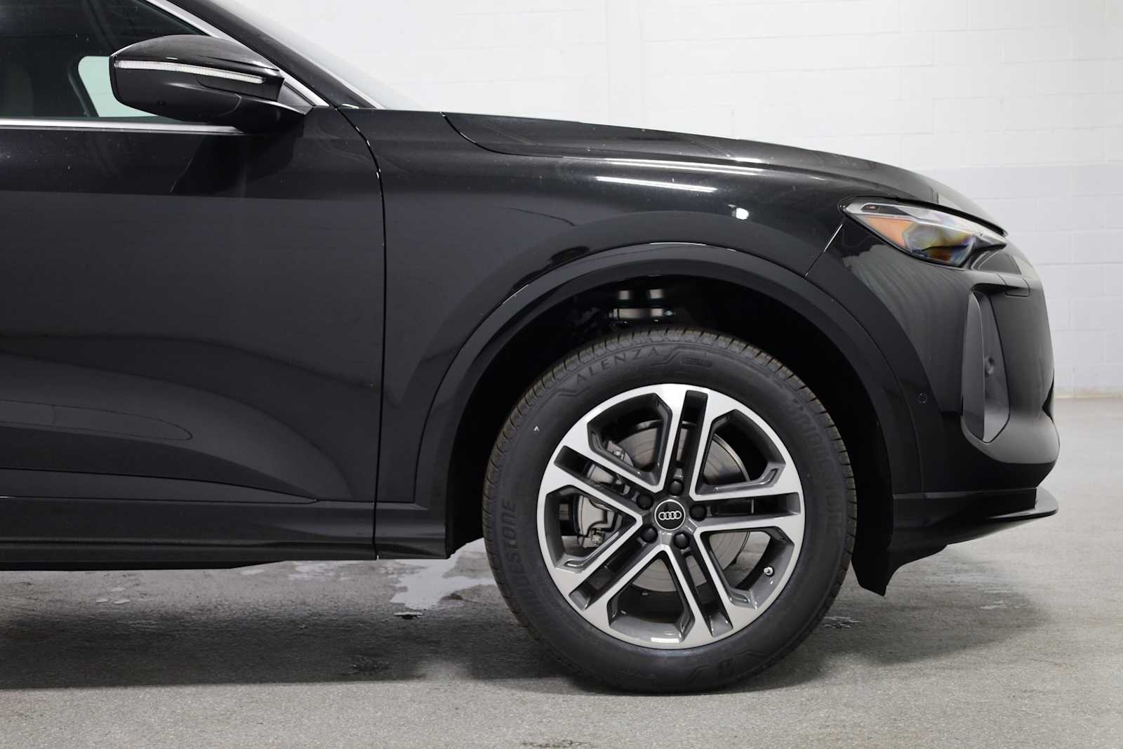 Thumbnail: 2025 Audi Q5 - 11