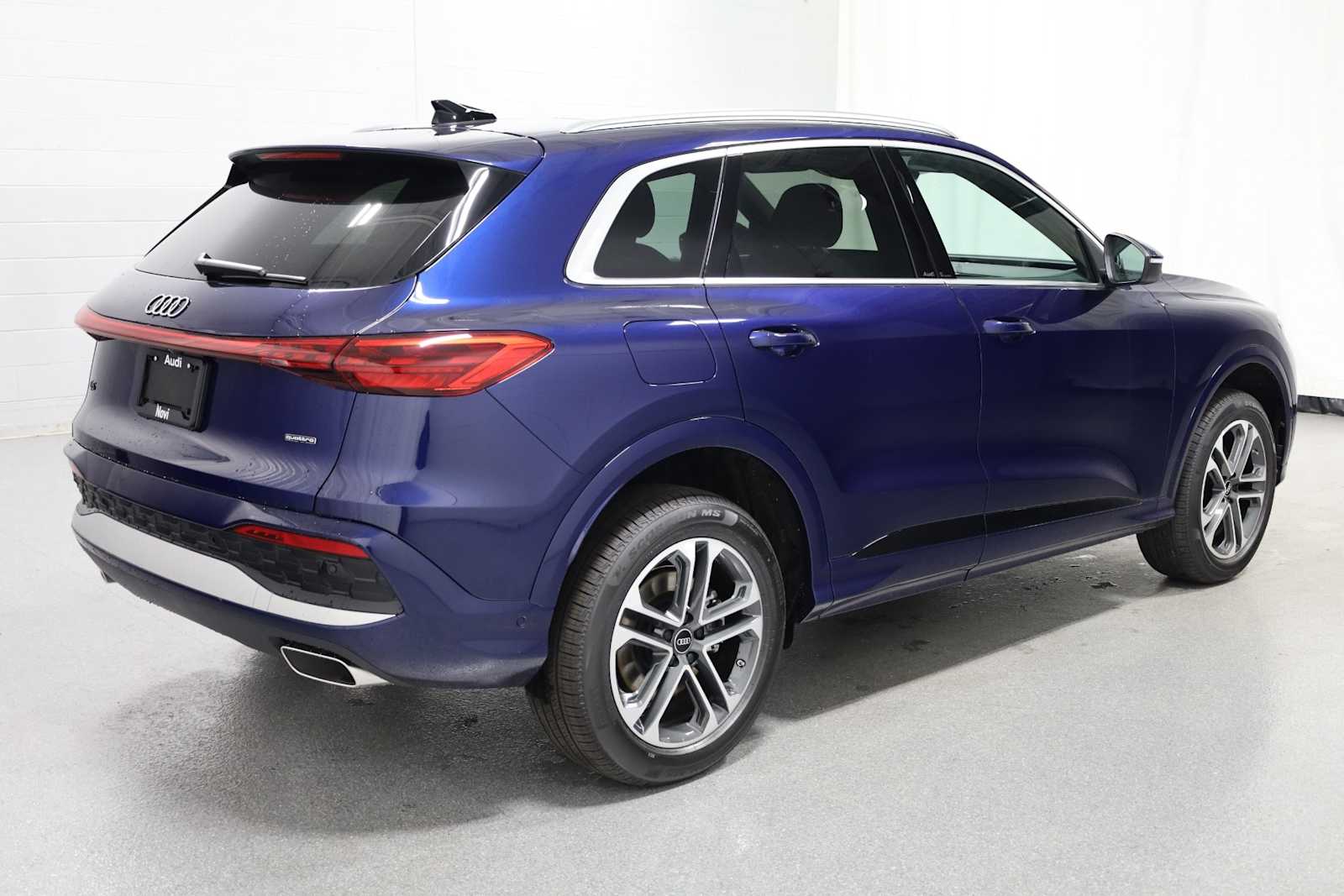 Thumbnail: 2025 Audi Q5 - 9