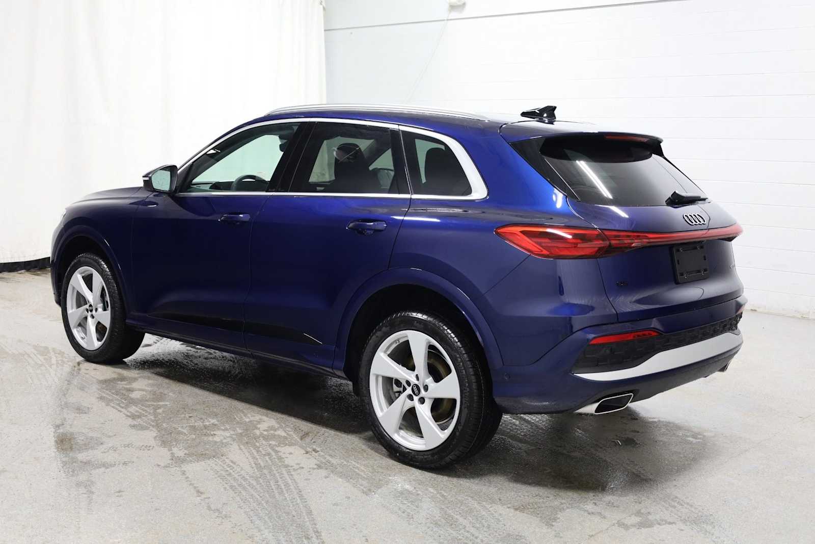 Thumbnail: 2025 Audi Q5 - 3