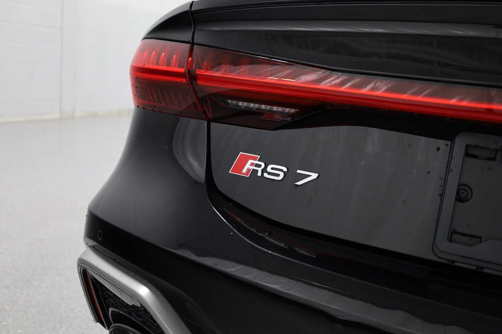 Thumbnail: 2026 Audi RS 7 - 8