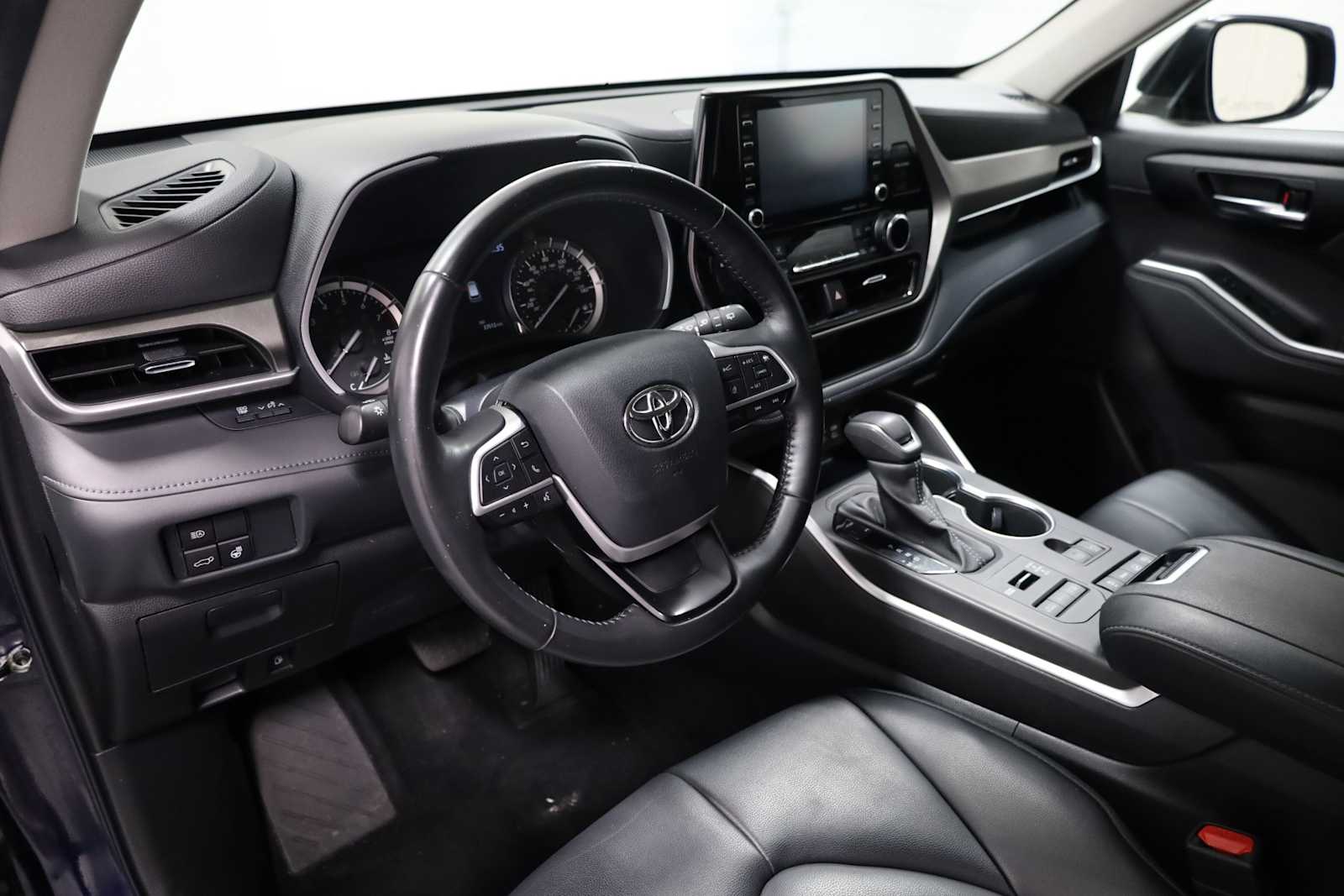 2022 Toyota Highlander XLE photo 4