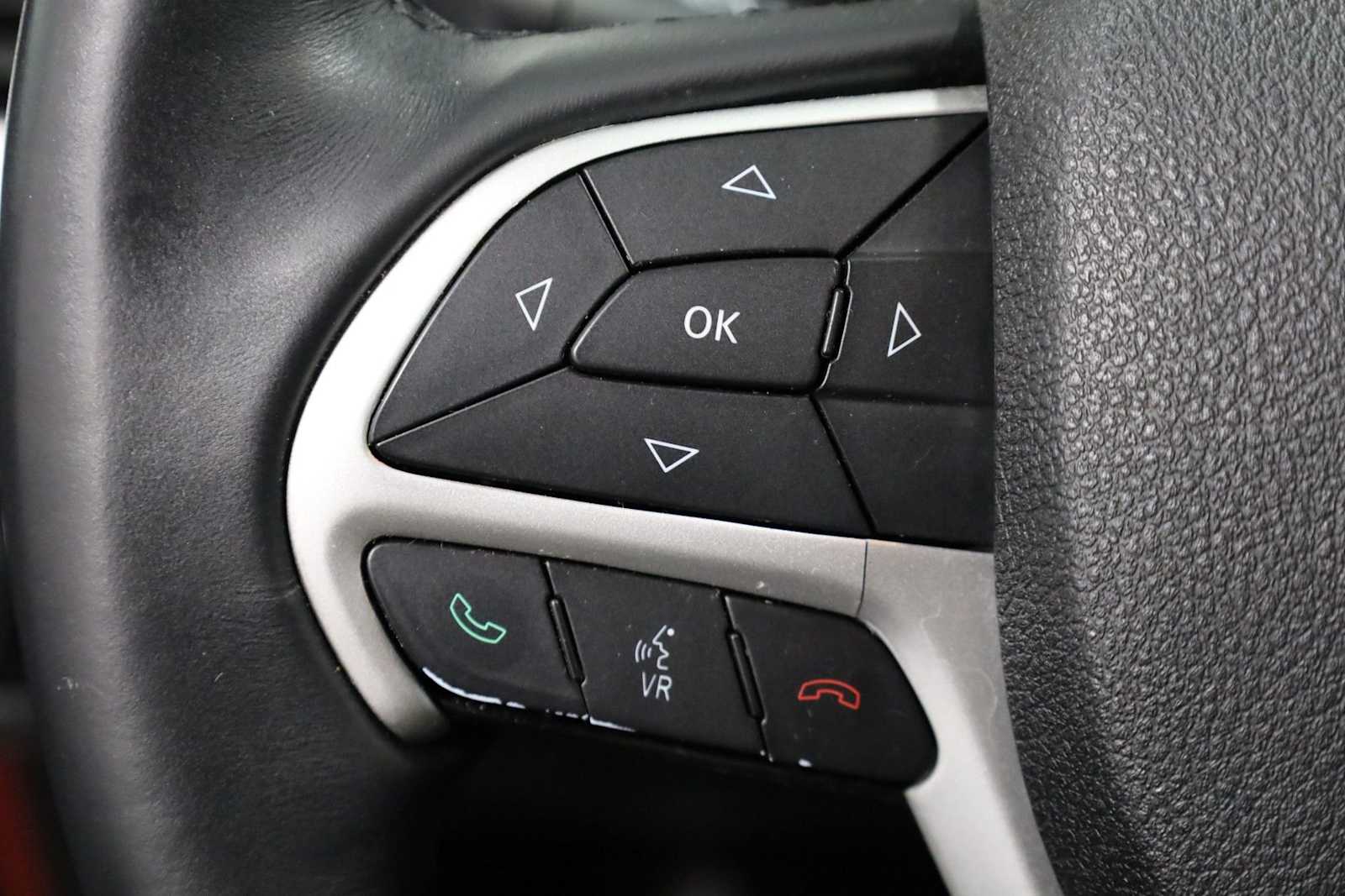 Thumbnail: 2014 Jeep Cherokee - 23