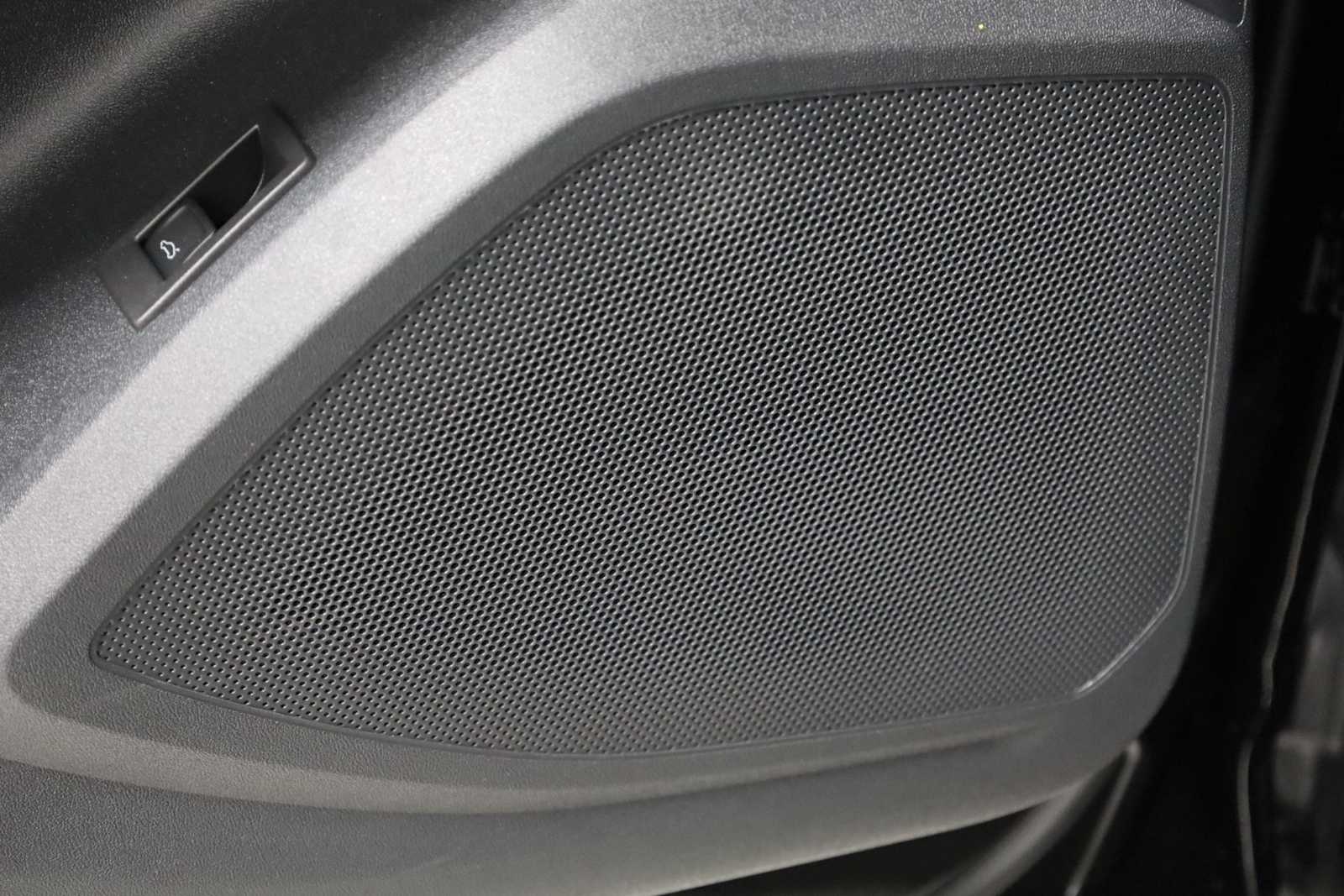 Thumbnail: 2025 Audi Q5 - 17