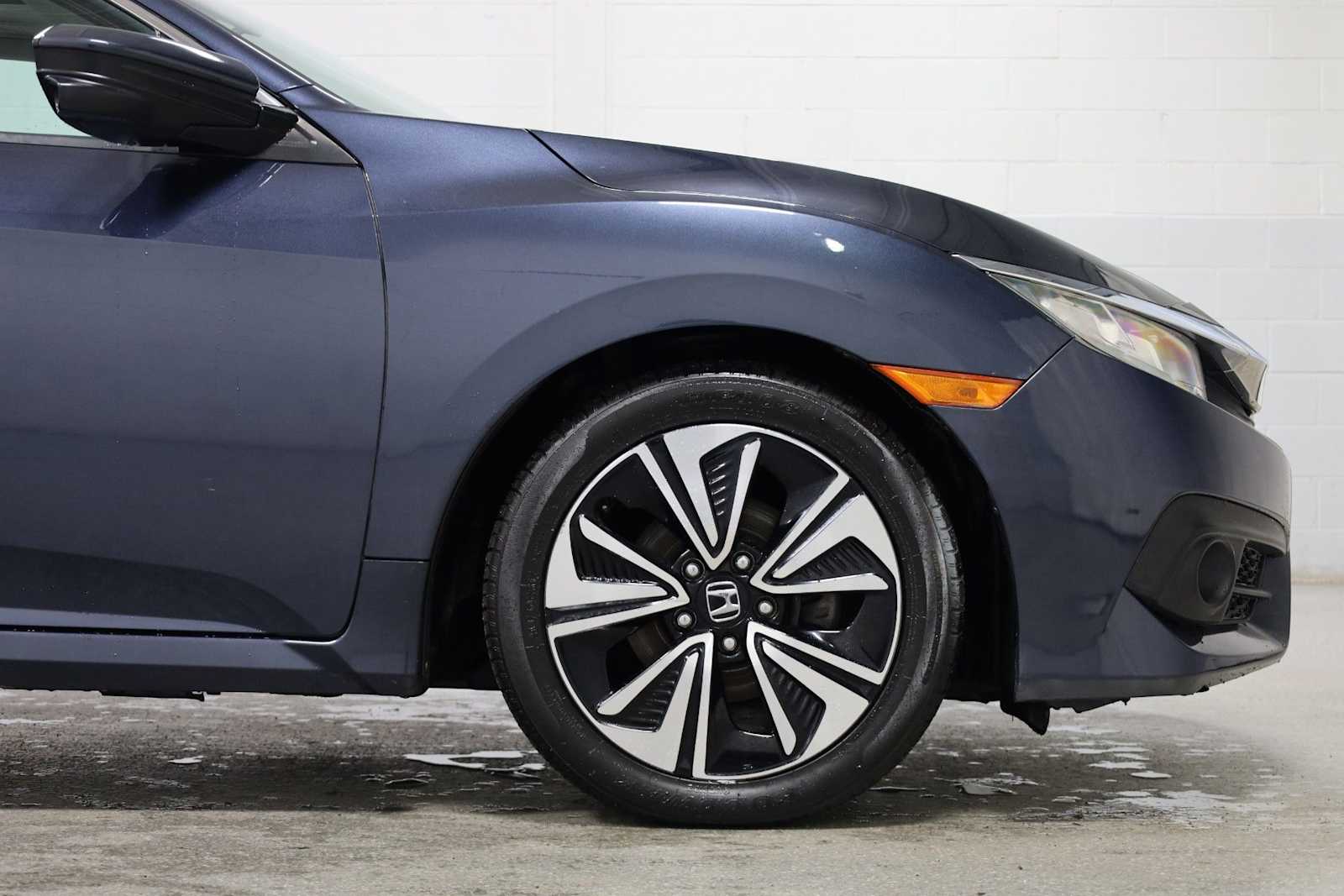 Thumbnail: 2016 Honda Civic - 11