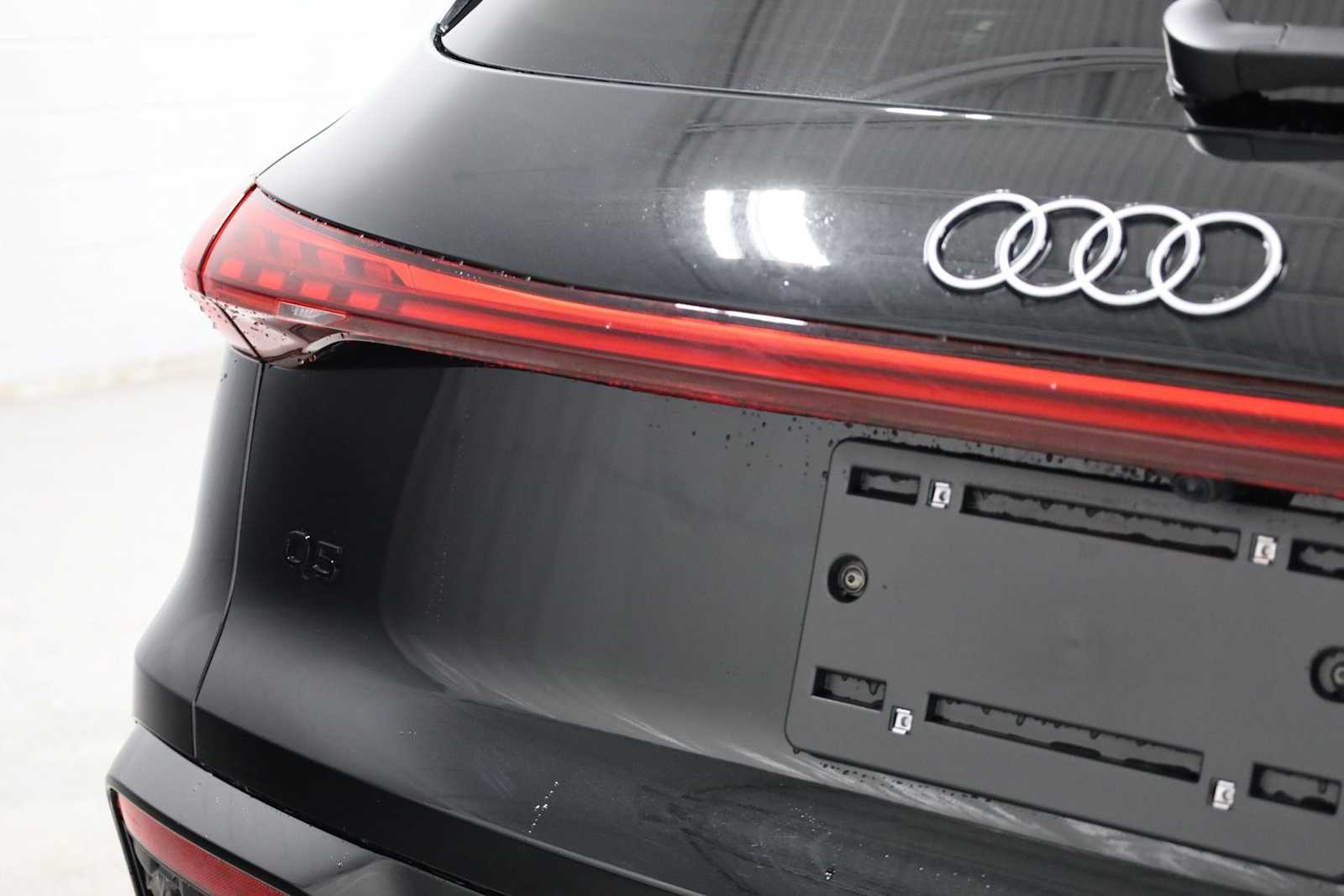 Thumbnail: 2025 Audi Q5 - 8