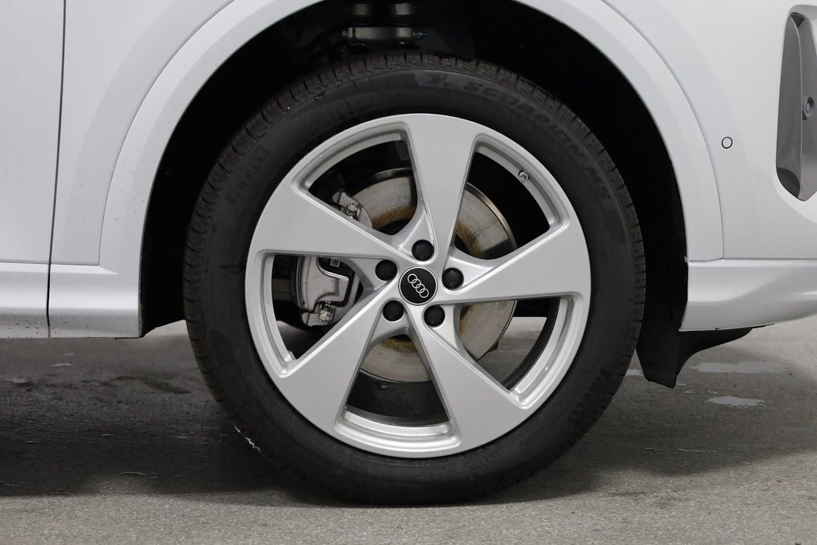 Thumbnail: 2025 Audi Q5 - 12