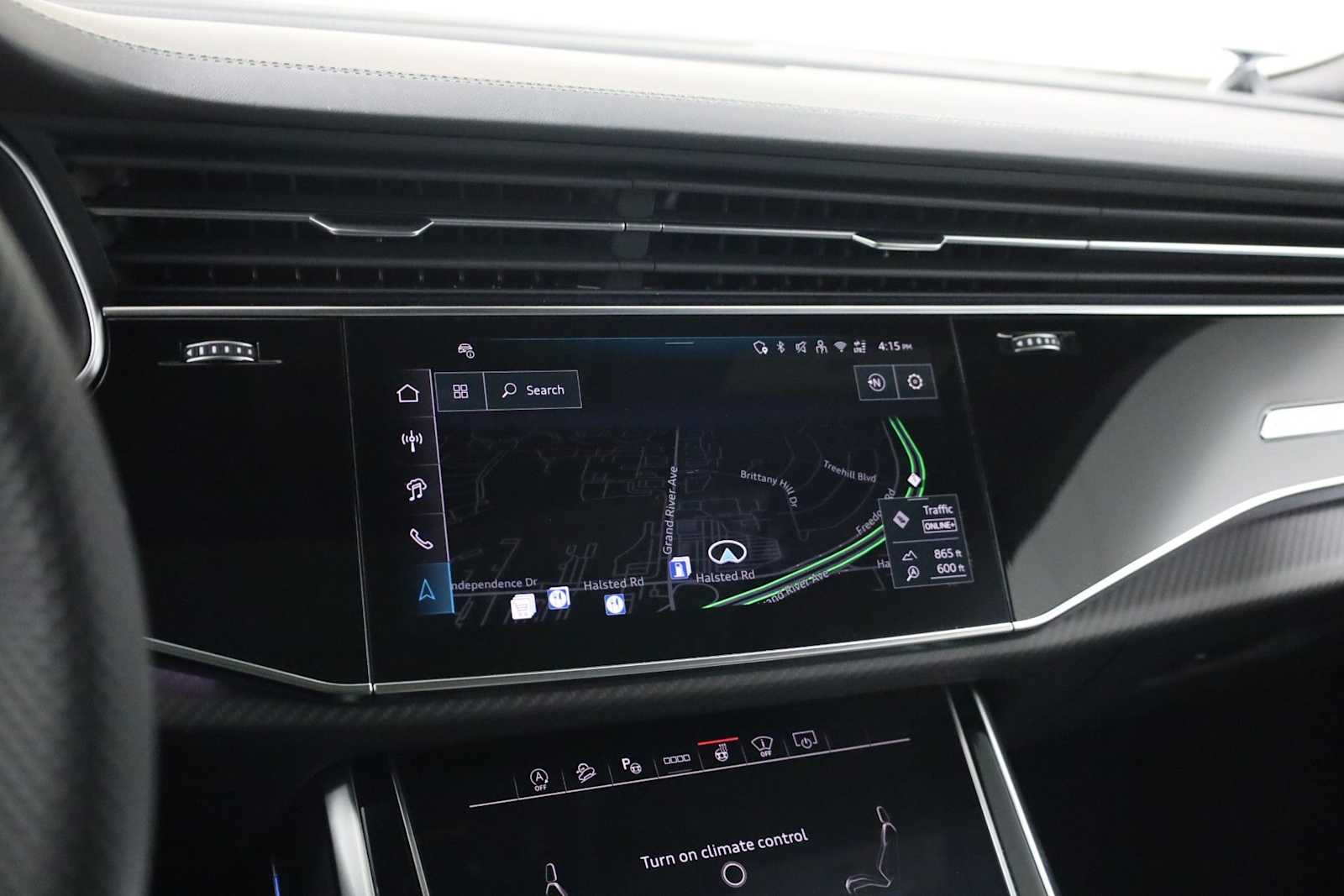 Thumbnail: 2026 Audi RS Q8 - 30