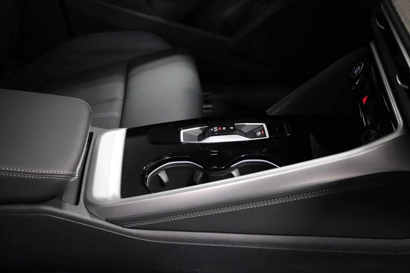 Thumbnail: 2025 Audi Q5 - 20