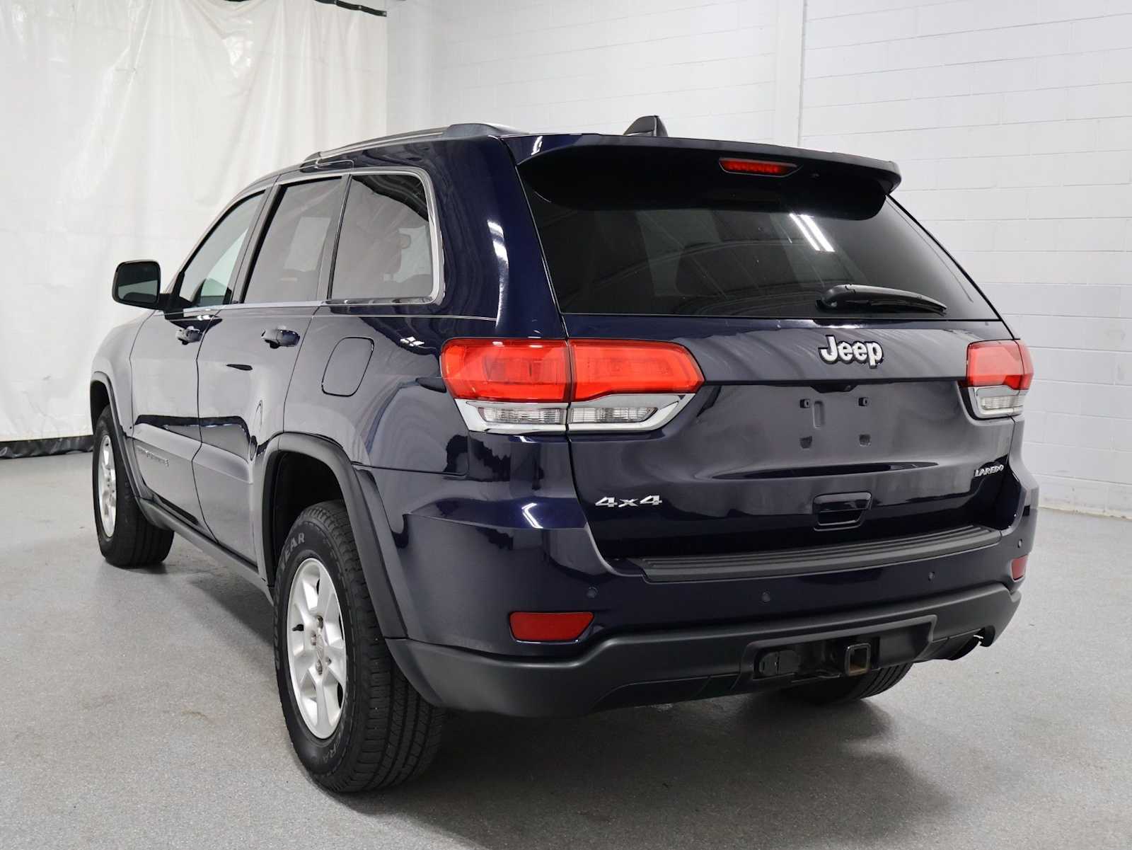 Thumbnail: 2017 Jeep Grand Cherokee - 3