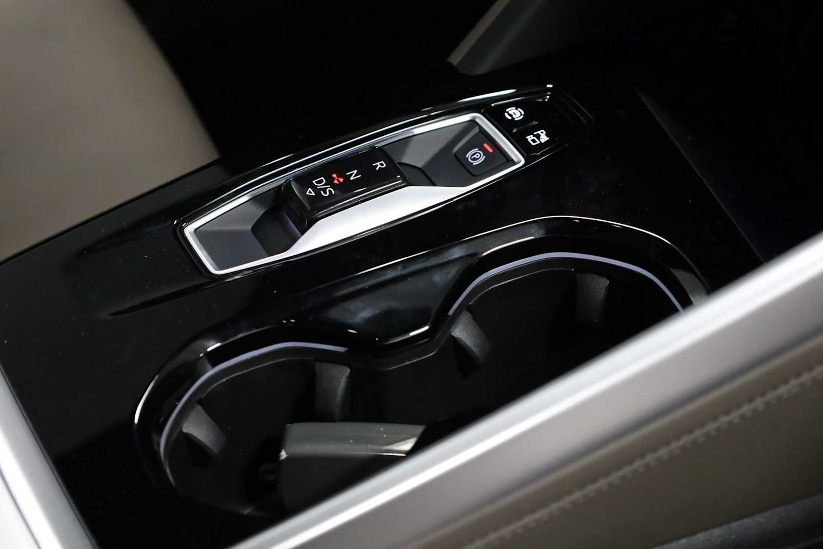 Thumbnail: 2025 Audi Q5 - 20