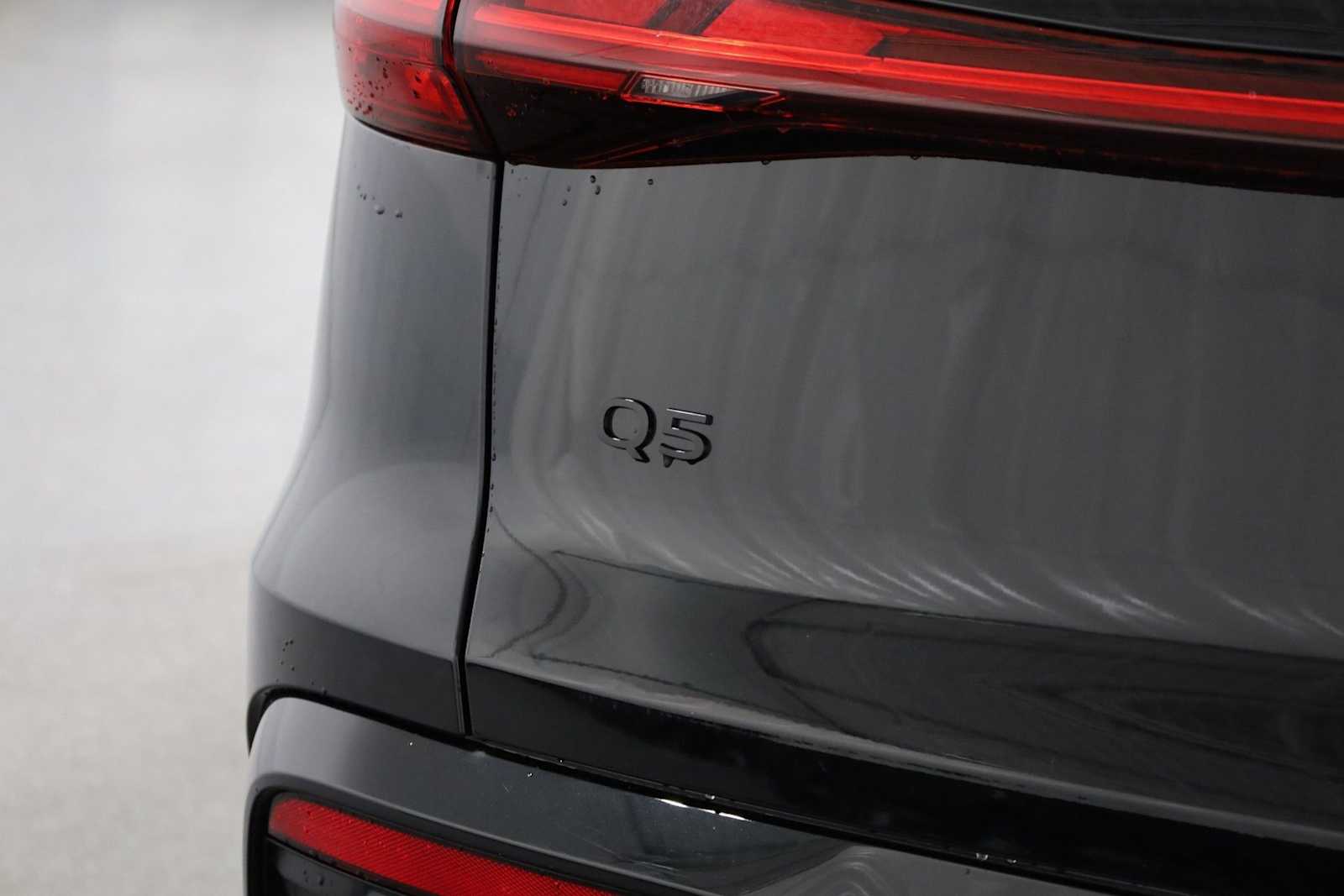 Thumbnail: 2025 Audi Q5 - 8