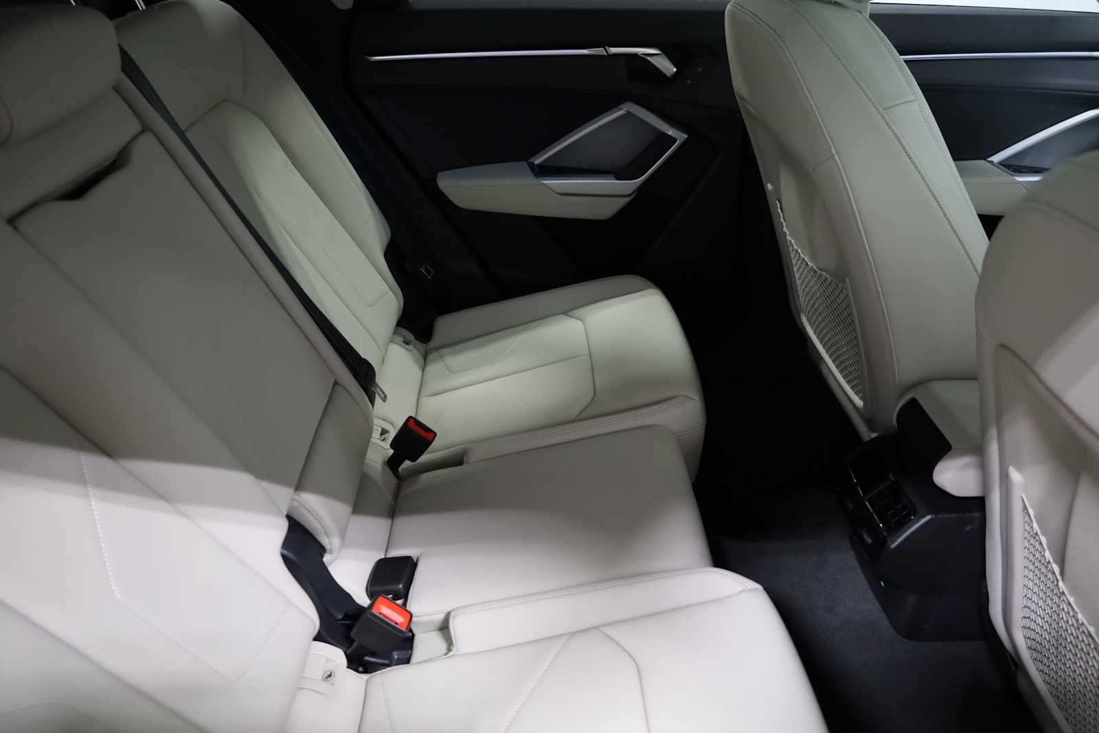 Thumbnail: 2025 Audi Q3 - 34