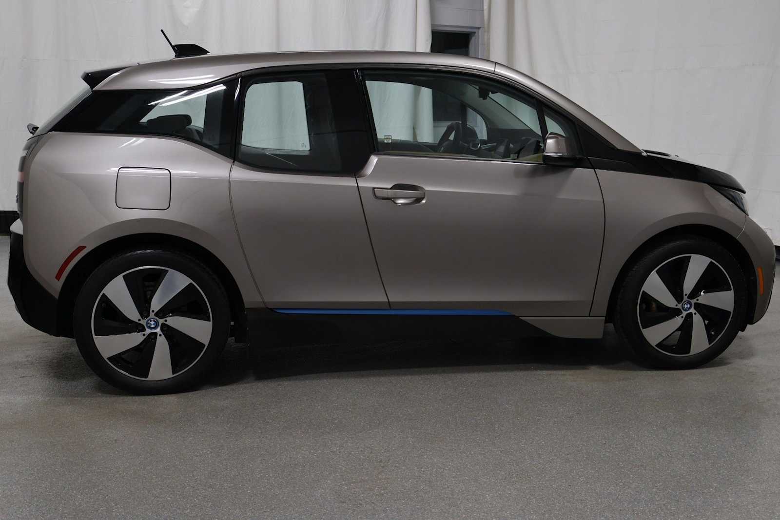 Thumbnail: 2014 BMW i3 - 10