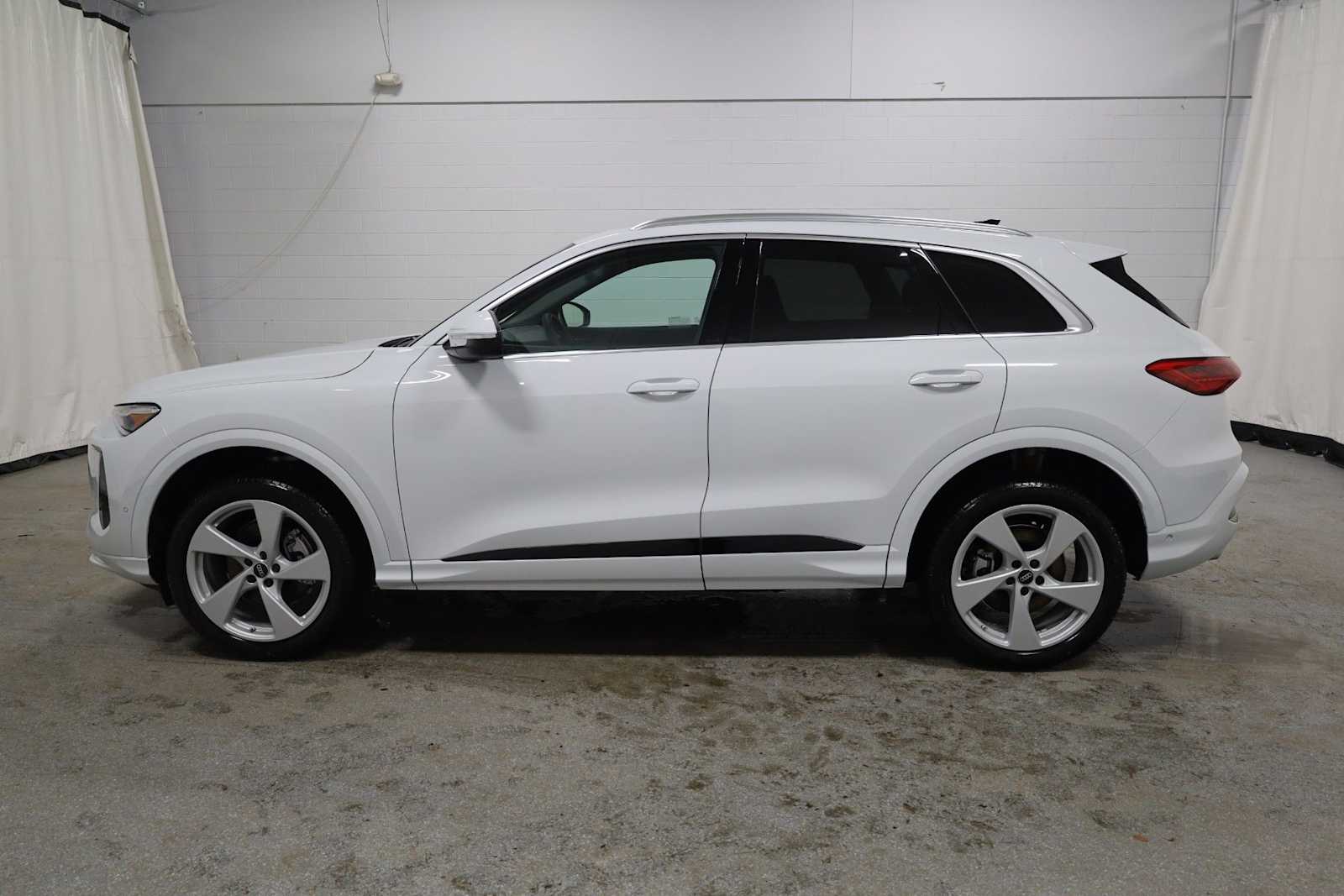 Thumbnail: 2025 Audi Q5 - 2