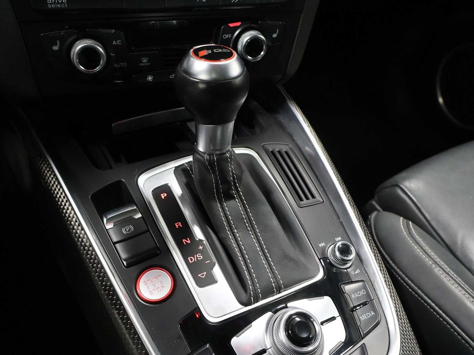 Thumbnail: 2016 Audi SQ5 - 27