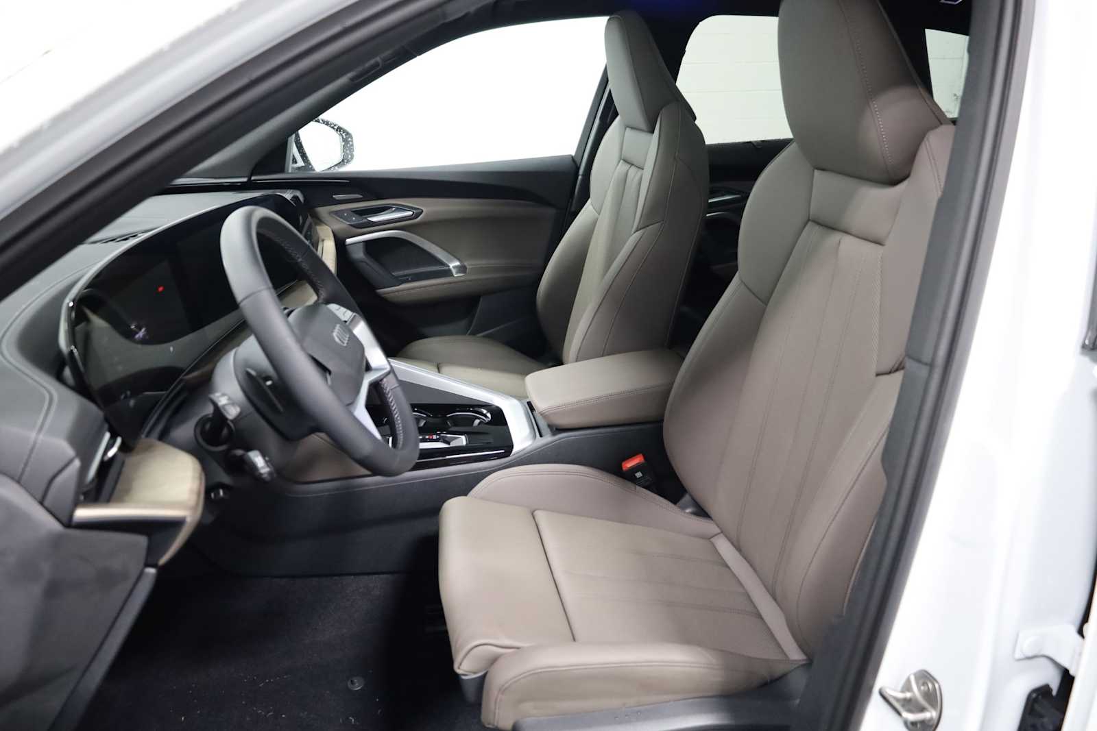 Thumbnail: 2025 Audi Q5 - 5