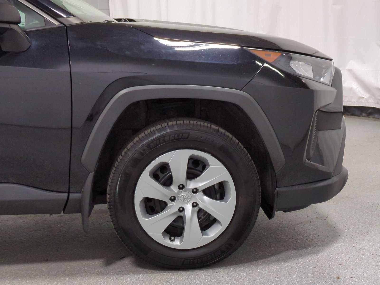 Thumbnail: 2022 Toyota RAV4 - 11