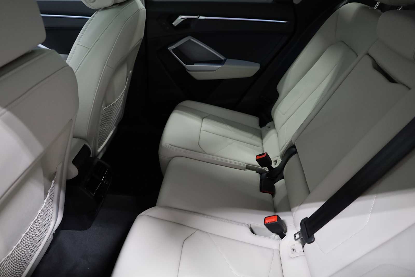 Thumbnail: 2025 Audi Q3 - 33