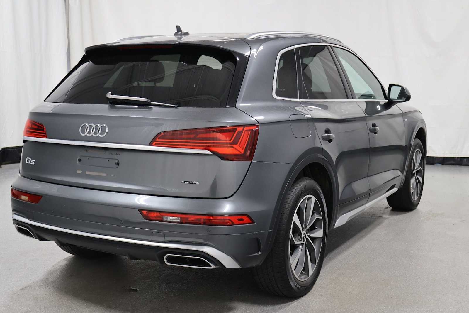 Thumbnail: 2023 Audi Q5 - 9