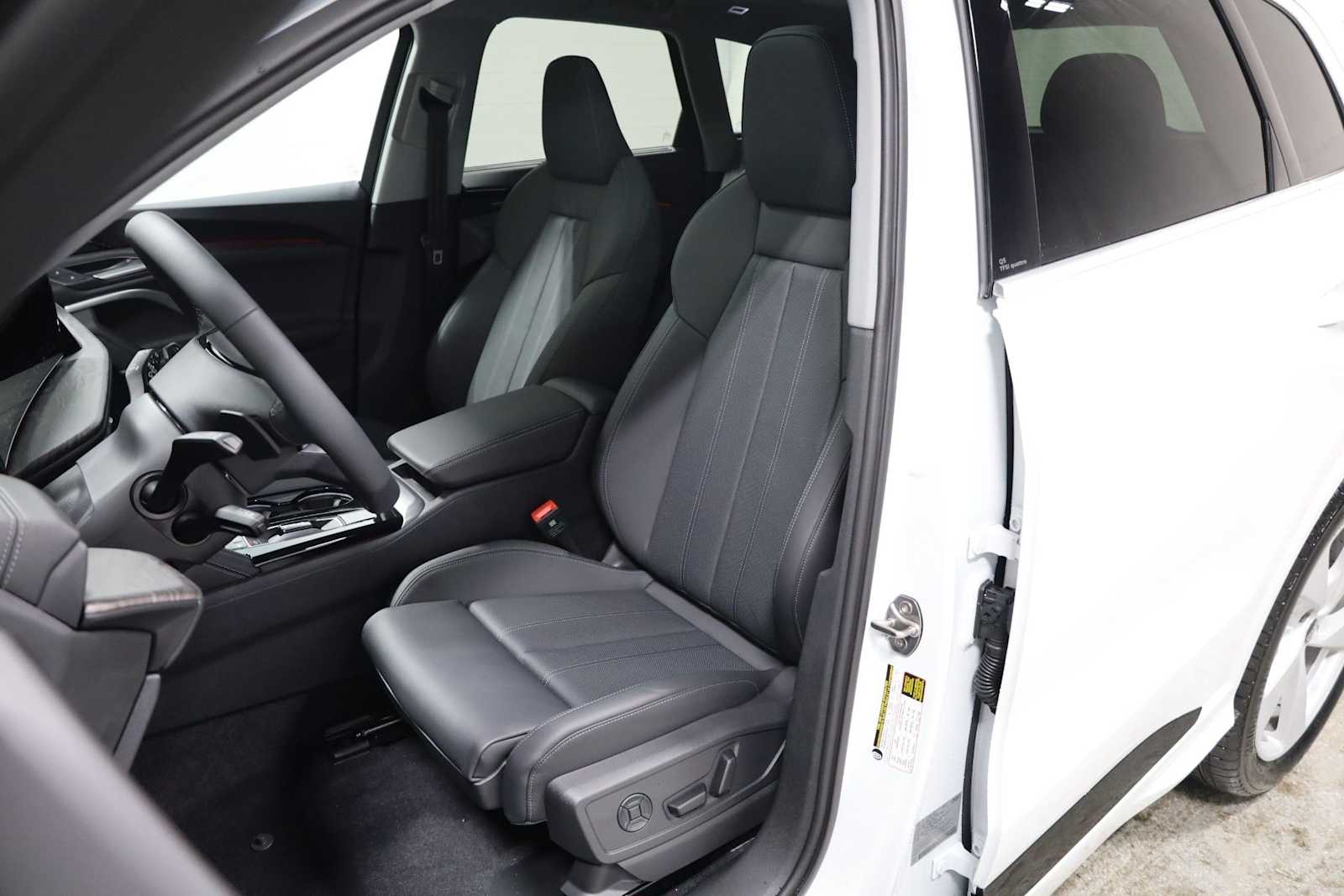 Thumbnail: 2025 Audi Q5 - 5