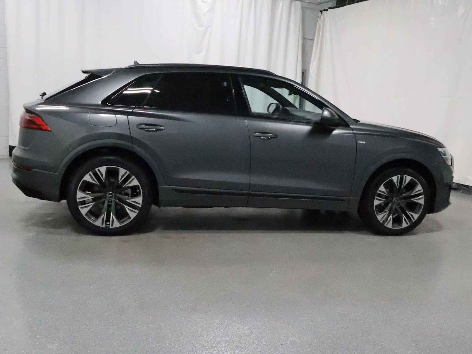 Thumbnail: 2026 Audi Q8 - 10