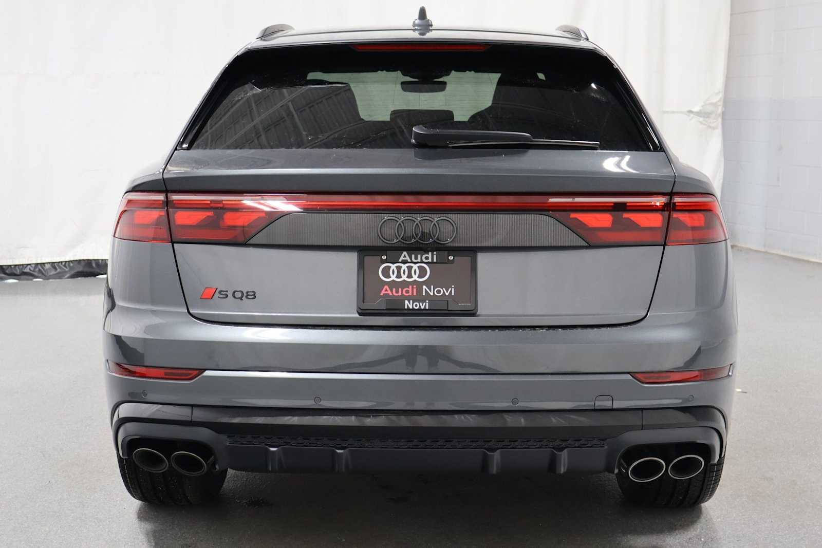 Thumbnail: 2026 Audi SQ8 - 7