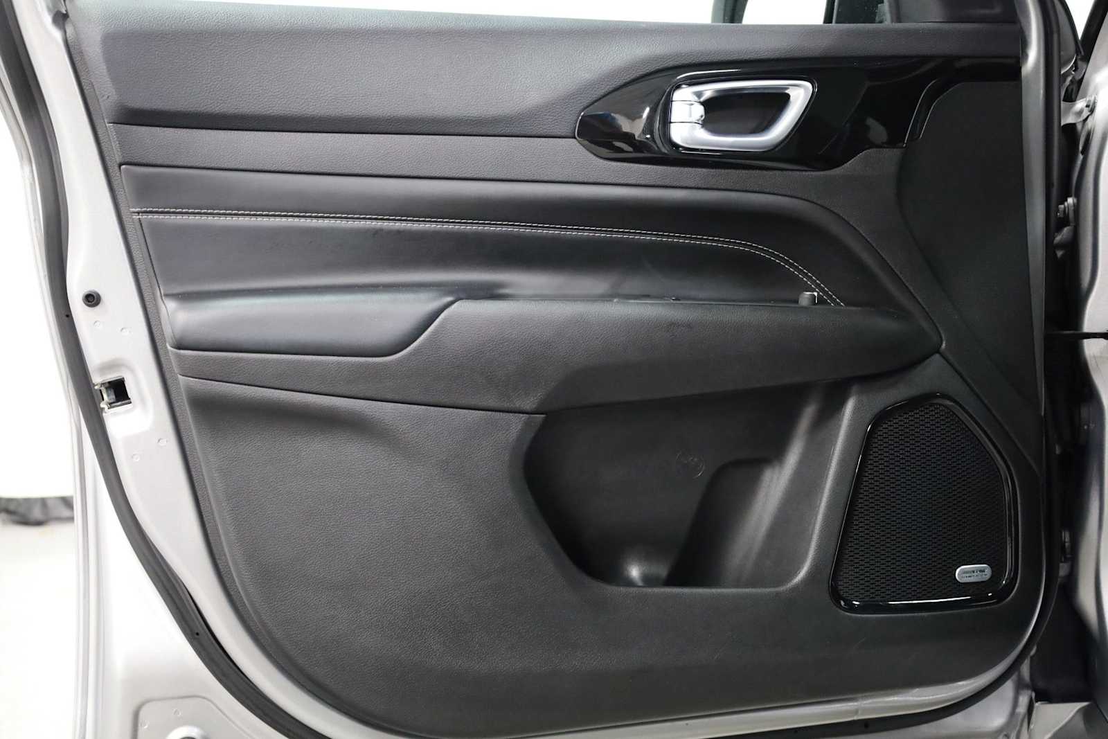 Thumbnail: 2023 Jeep Compass - 16