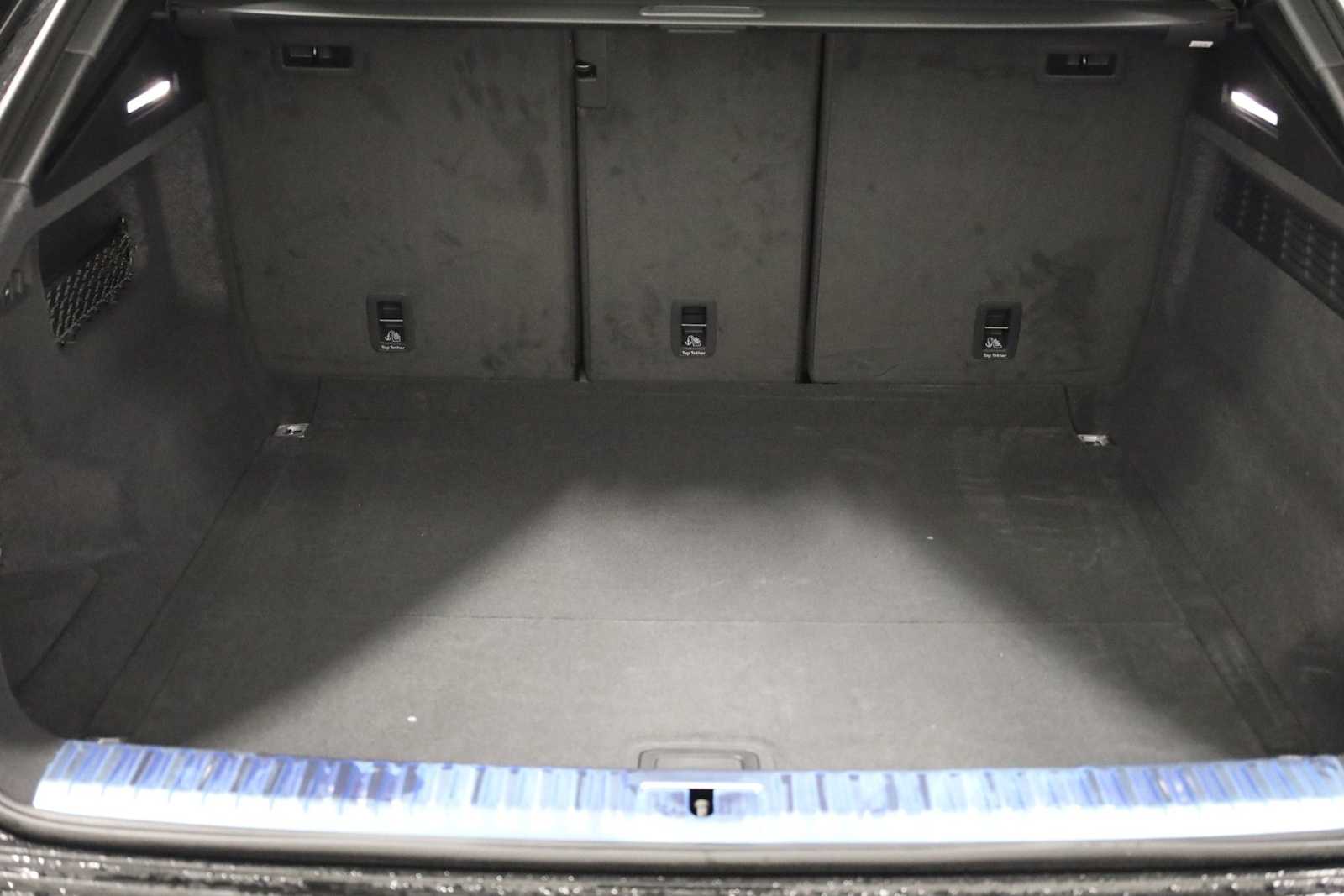 Thumbnail: 2026 Audi Q8 - 38