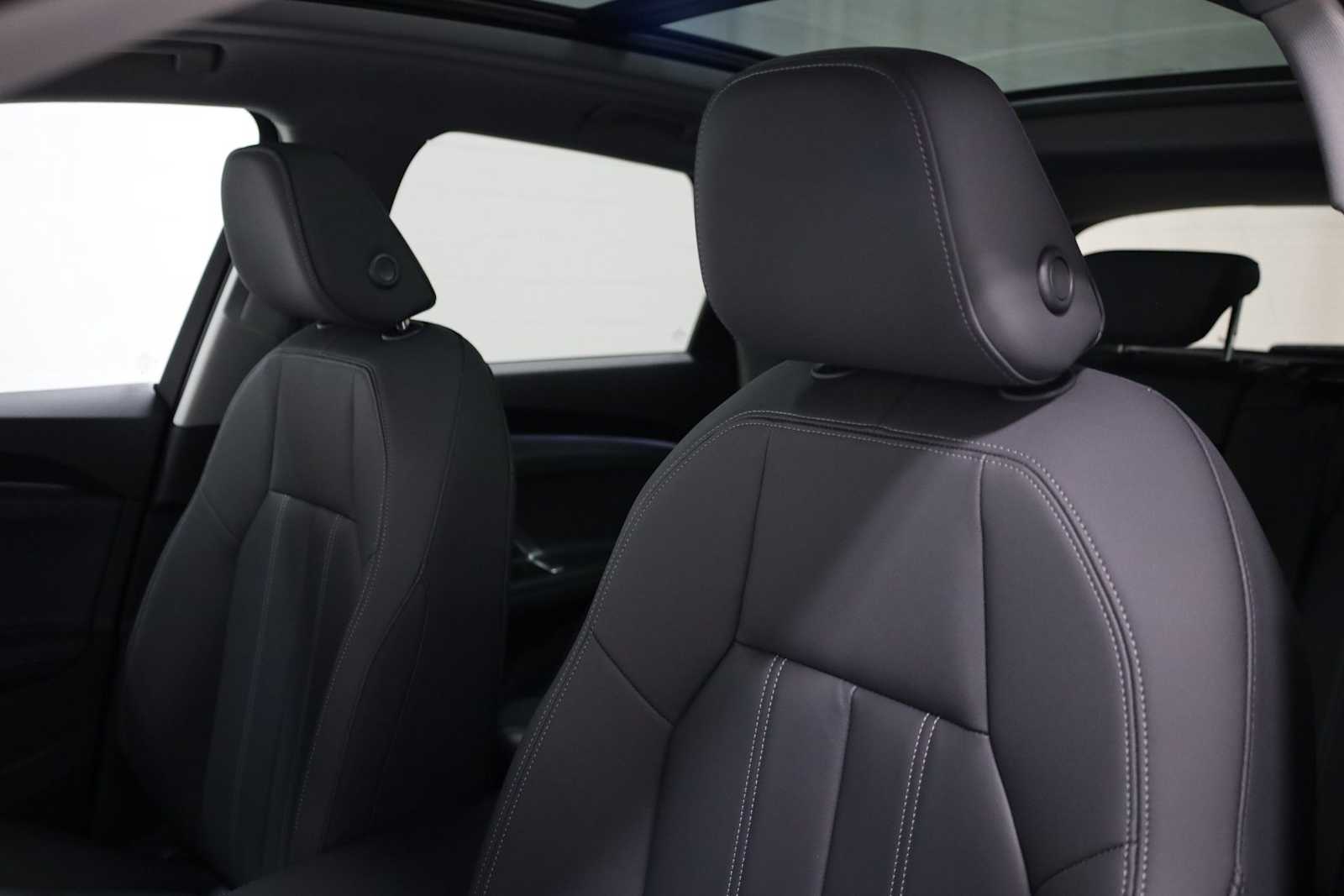 Thumbnail: 2025 Audi Q5 - 17