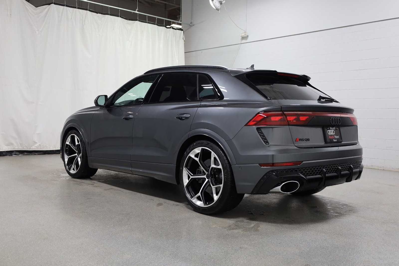Thumbnail: 2026 Audi RS Q8 - 3