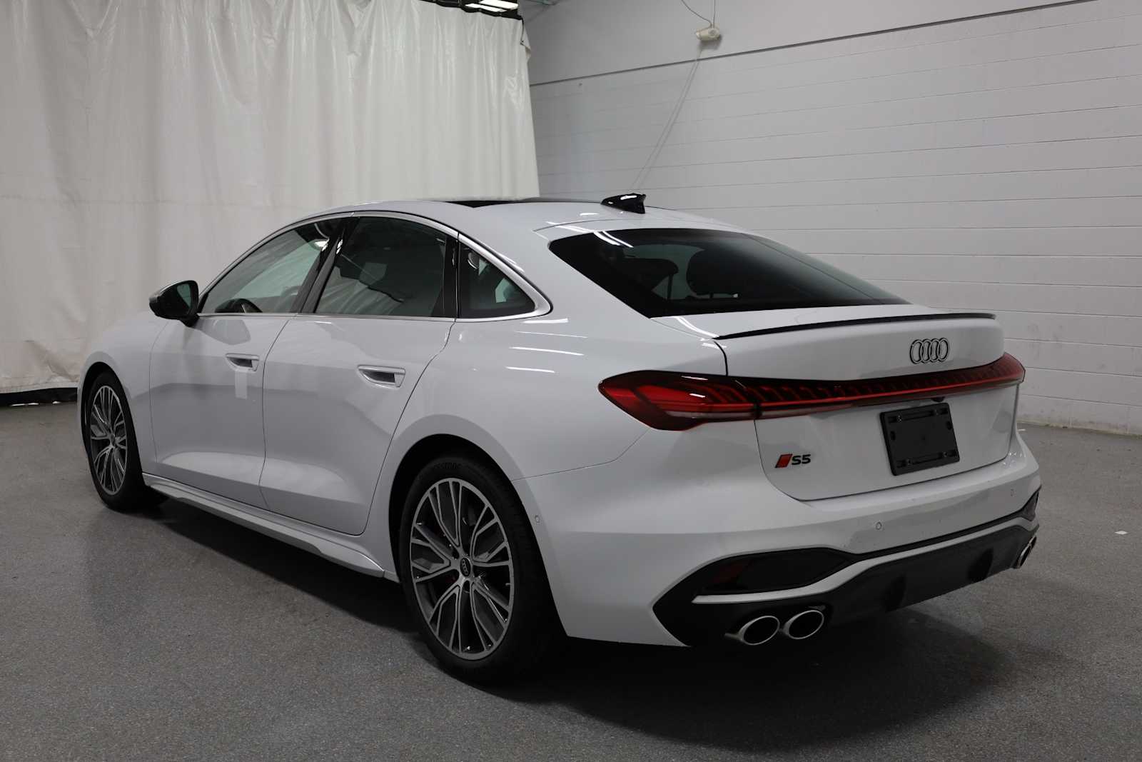 Thumbnail: 2025 Audi S5 - 3