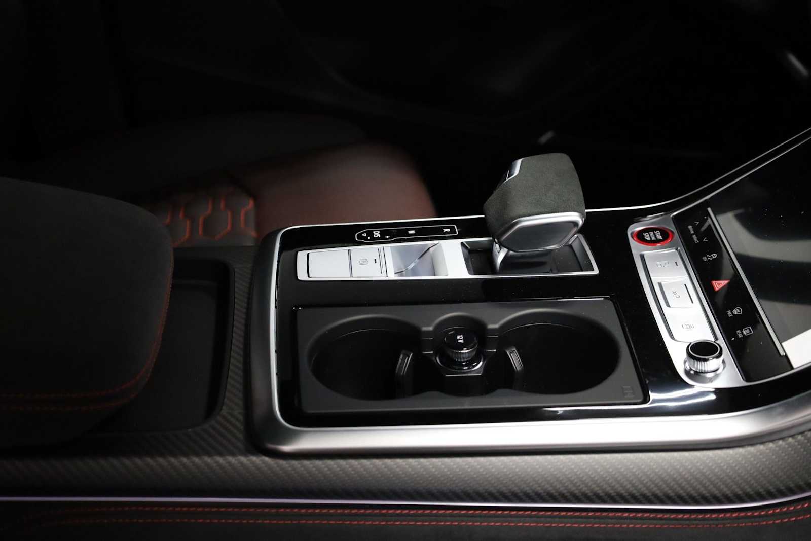 Thumbnail: 2026 Audi RS Q8 - 20