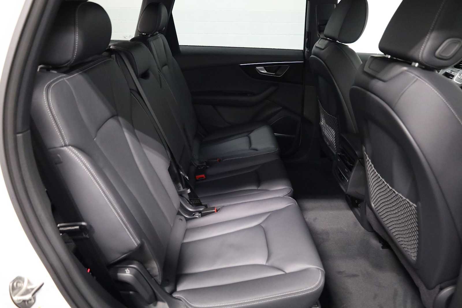 Thumbnail: 2026 Audi Q7 - 34